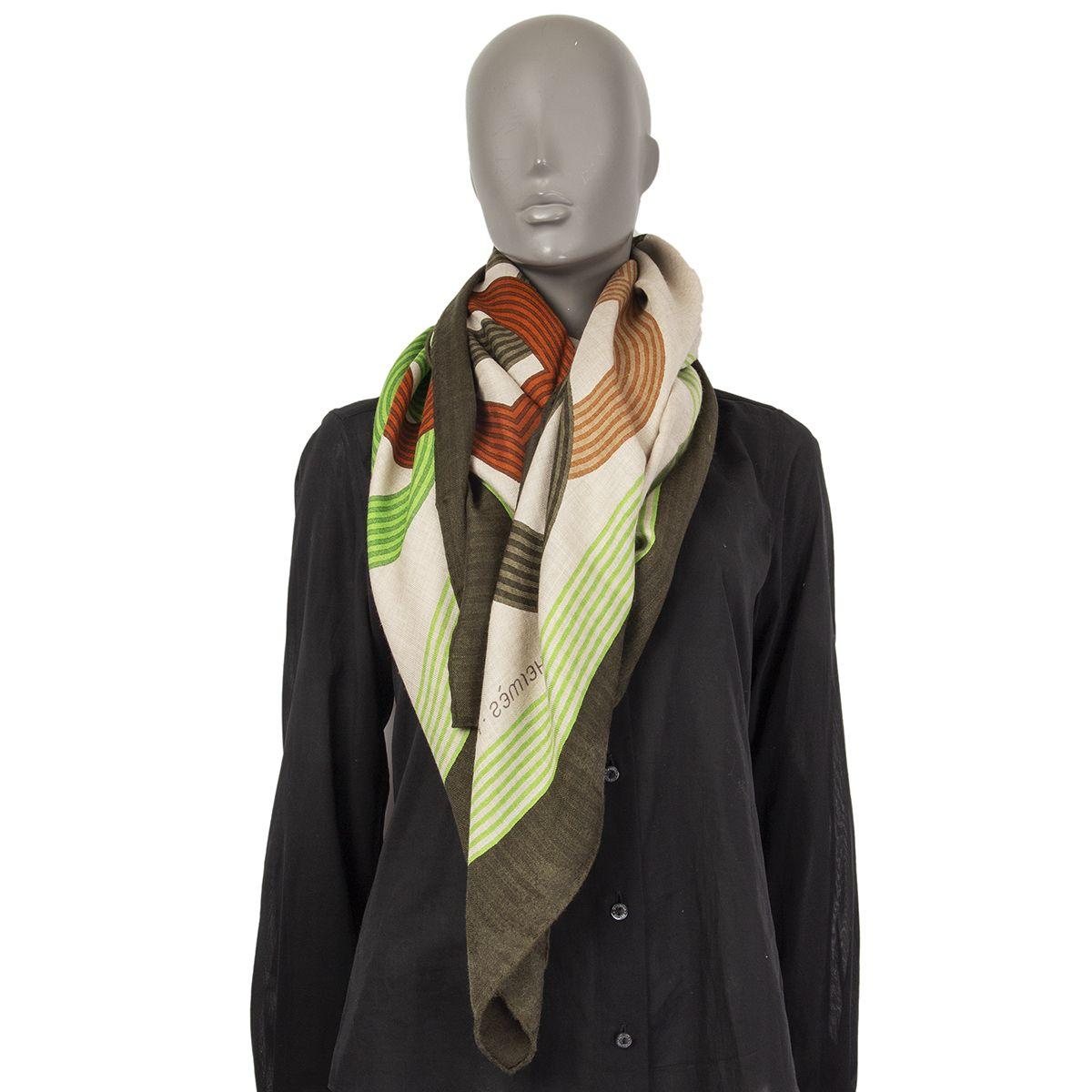 auth HERMES olive green CIRCUIT 24 FAUBOURG 140 cashmere silk Shawl Scarf In New Condition In Zürich, CH