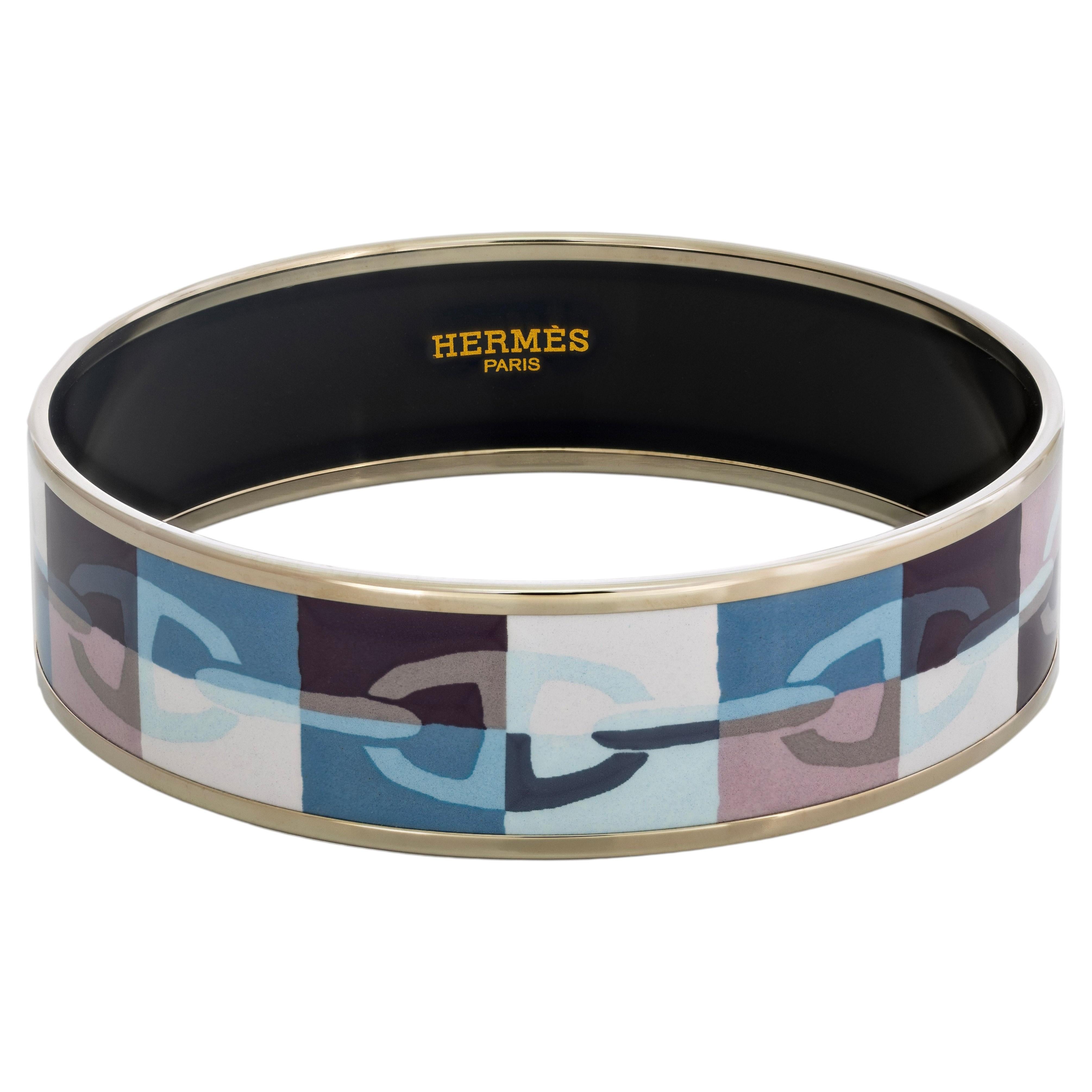 What are Hermès ​​enamel bracelets made of?