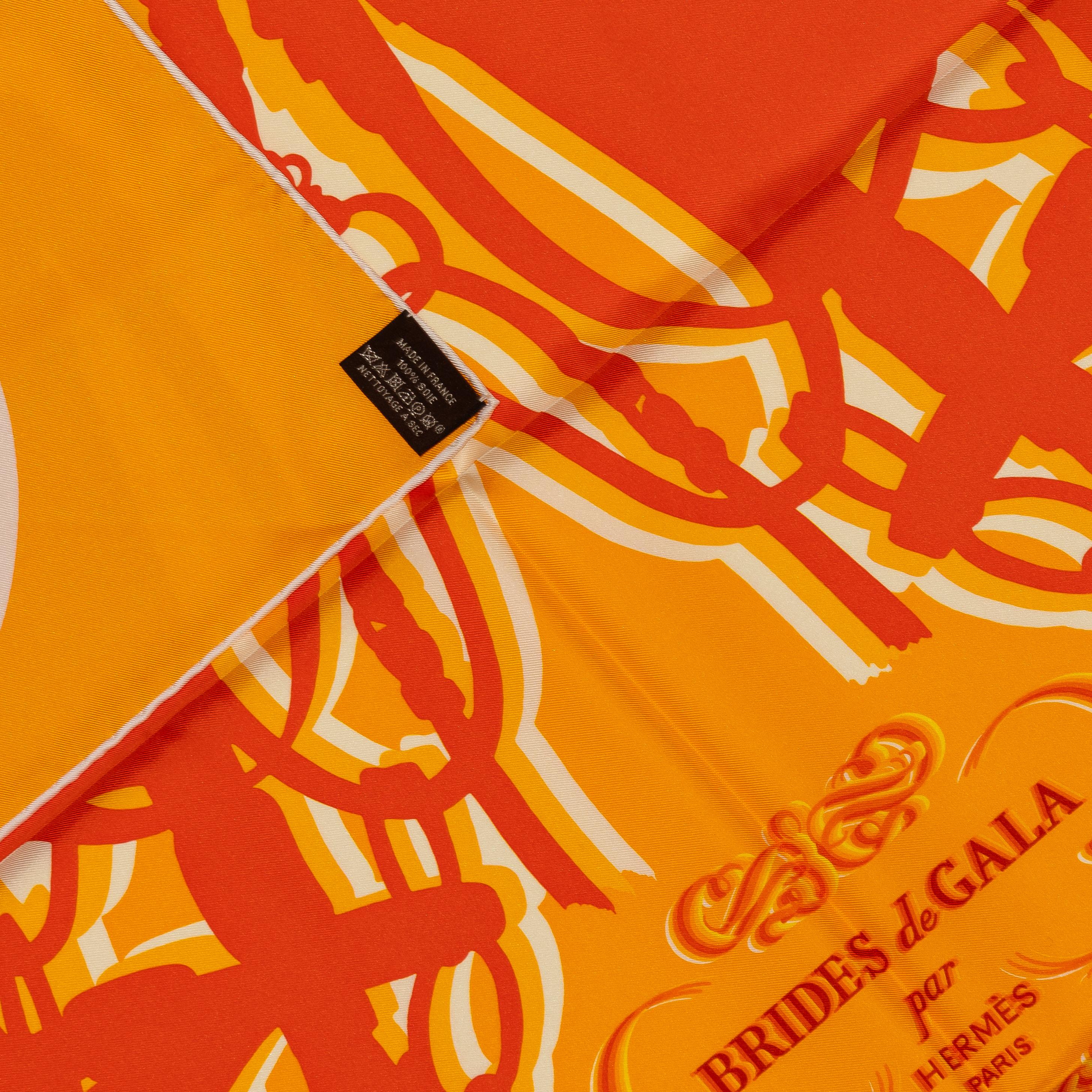 Auth. Hermès Foulard Brides de Gala Shadow - Soleil Orange Yellow - New Care Tag Neuf à Ottawa, CA