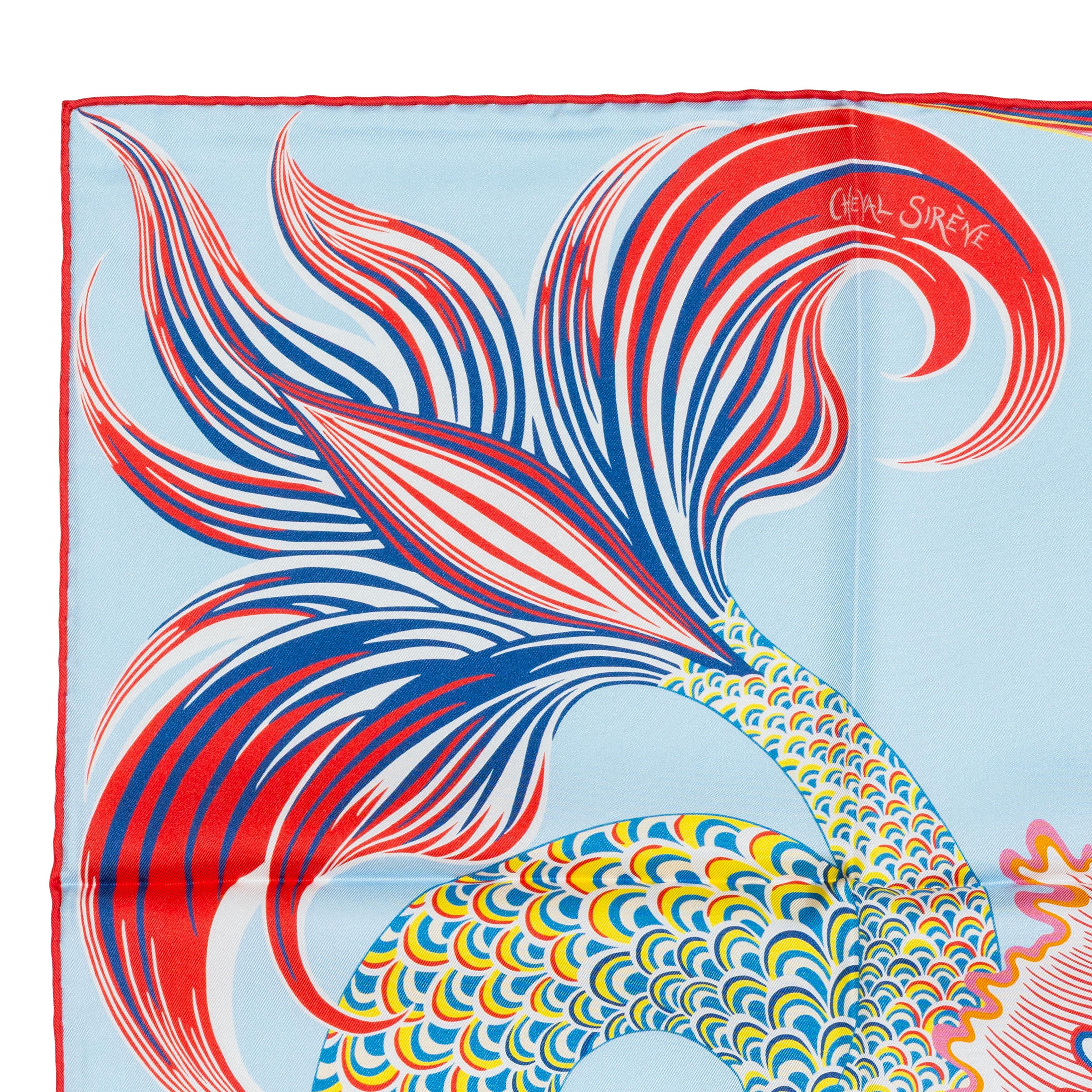 Gris Auth. Hermès Foulard Cheval Sirène - Double Face - Bleu Ciel Rose New Store Tag en vente