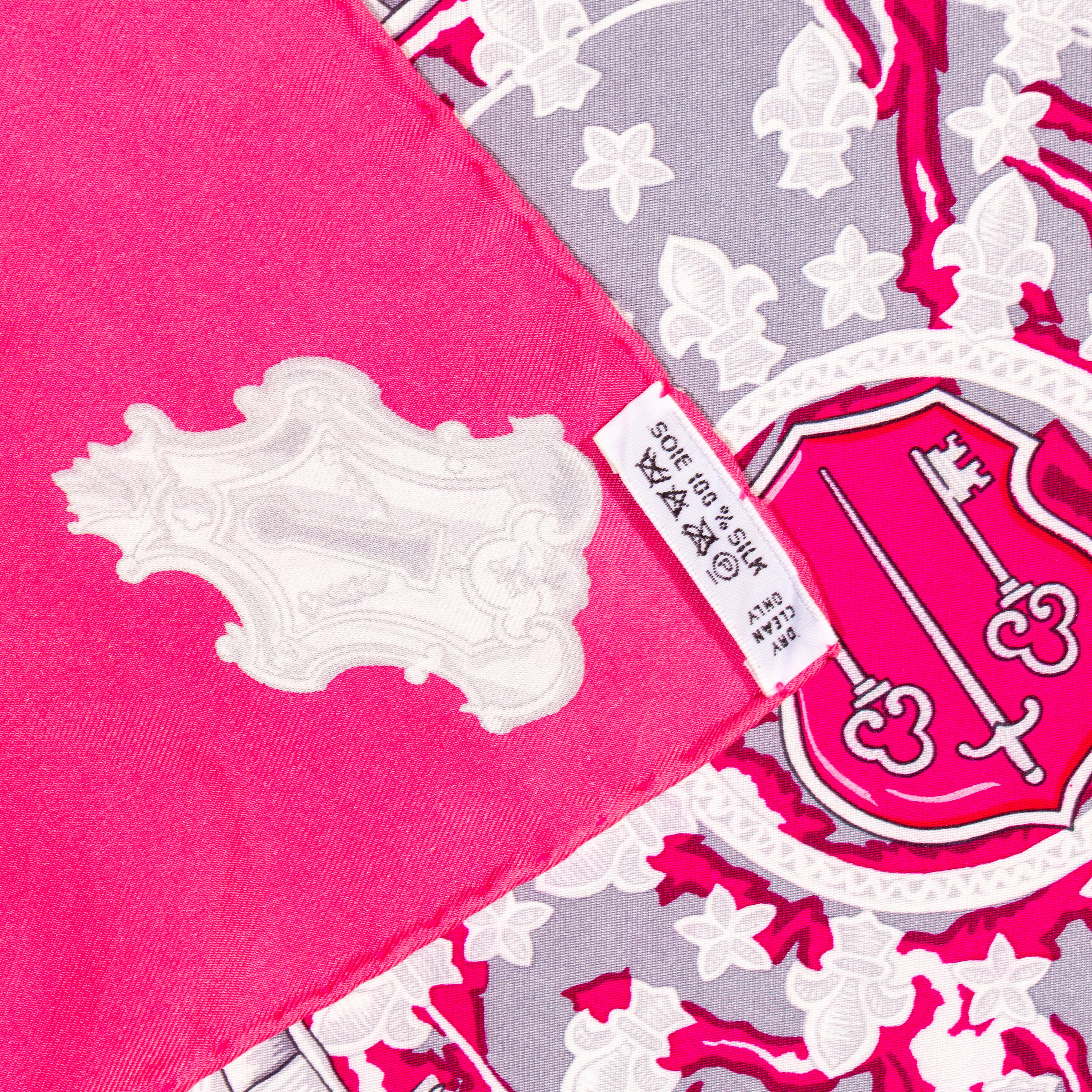 Auth. Hermes Sciarpa Les Clefs - Rose Vif Fuschia - Exc. Condit Care in vendita 9