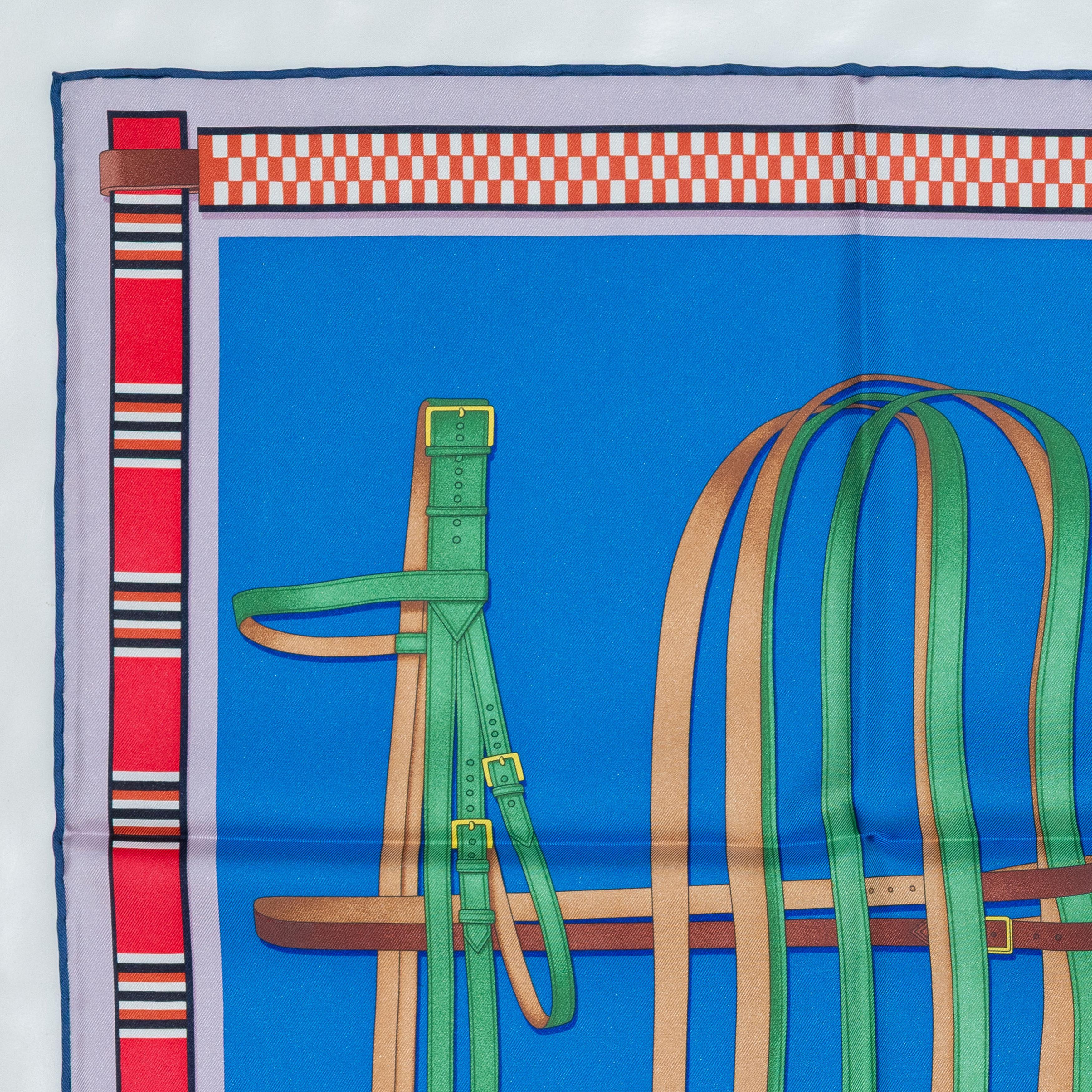 Lettres Équestres - Bleu Azur Vert Rose - NWSTS - 2504282010

Marque : Hermès
Type/Modèle : Echarpe 90 Twill de soie
Artistics : Équipe de design interne d'Hermès
Taille : 90 cm x 90 cm / 35 in x 35 in
Couleur : Bleu Azur (Sky Blue), Vert (Green),