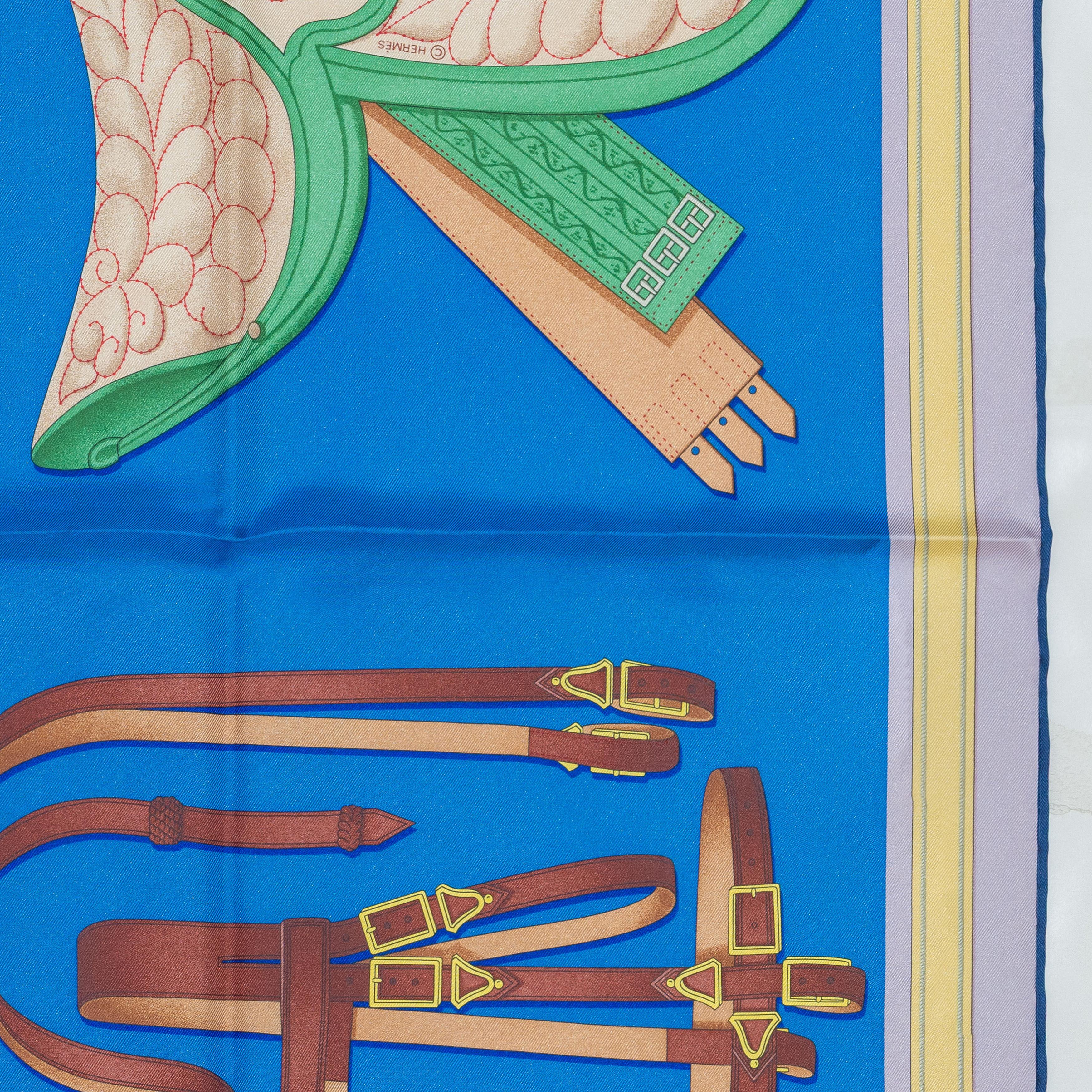 Auth. Foulard Hermès Lettres Équestres - Bleu Azur Vert Rose New Store Tag en vente 3