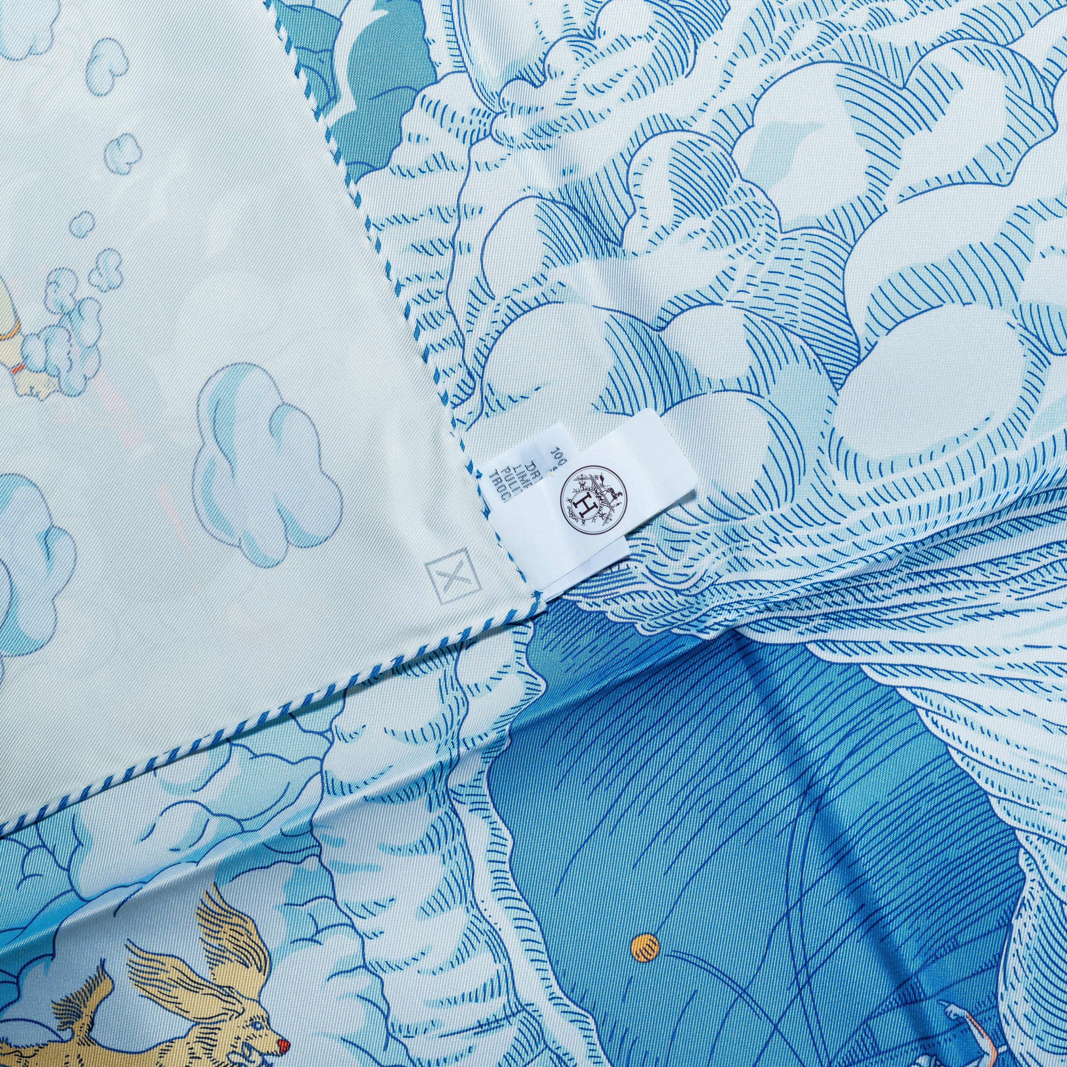 Auth. Hermès Scarf Sur Mon Nuage - Creme Bleu Clair Marine - NEw Store Tag For Sale 1