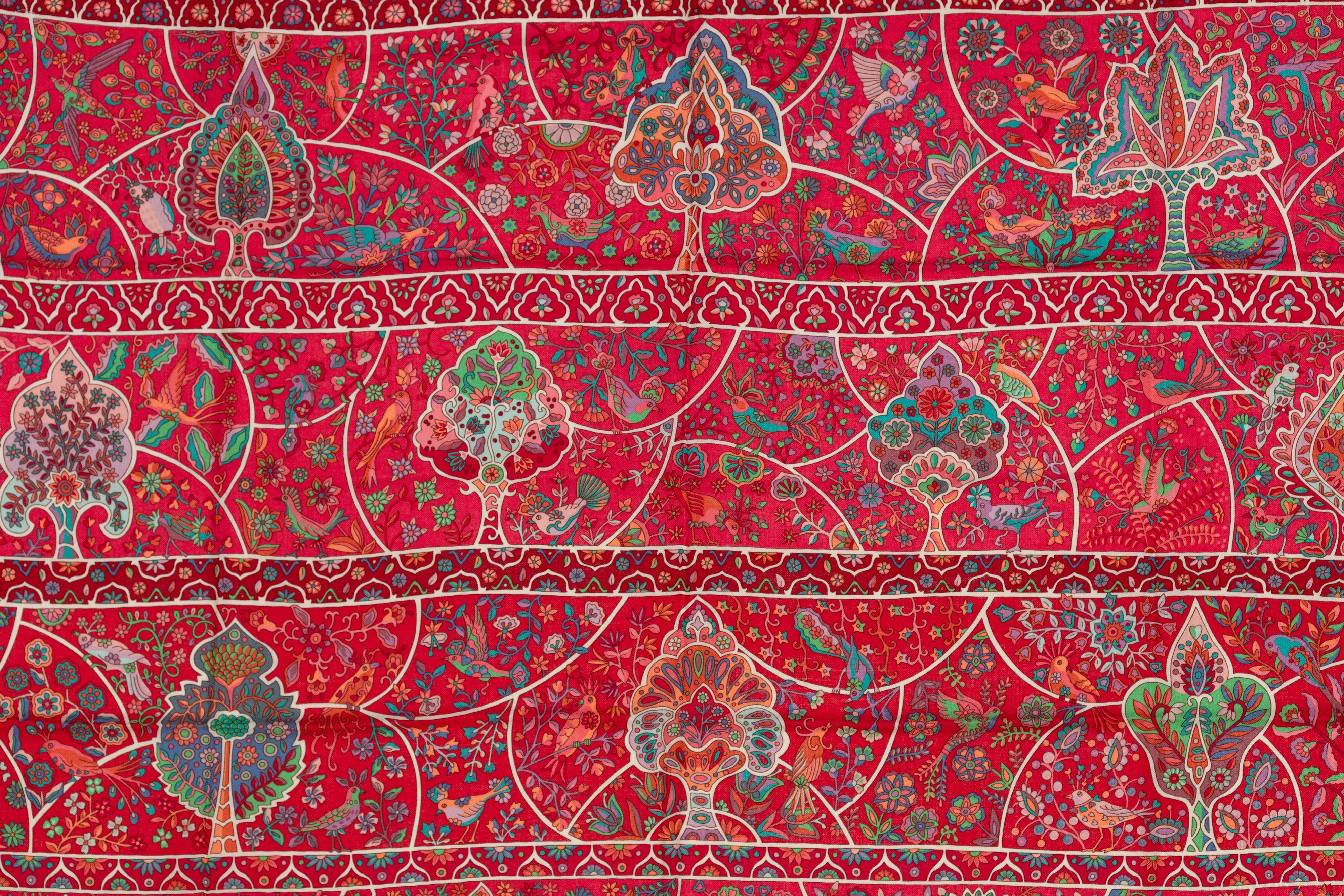 Au Pays Des Oiseaux Fleurs - CS140 - Rose - NWCTS - 2403301508

Brand: Hermès
Type: Shawl 140
Artist : Annie Faivre
Size : 140x140 cm / 55in x 55in
Colour : Rose
Type : 35% Silk / 65% Cachemere
Issue Date : 2008
Condition : New With Care Tag S
Never