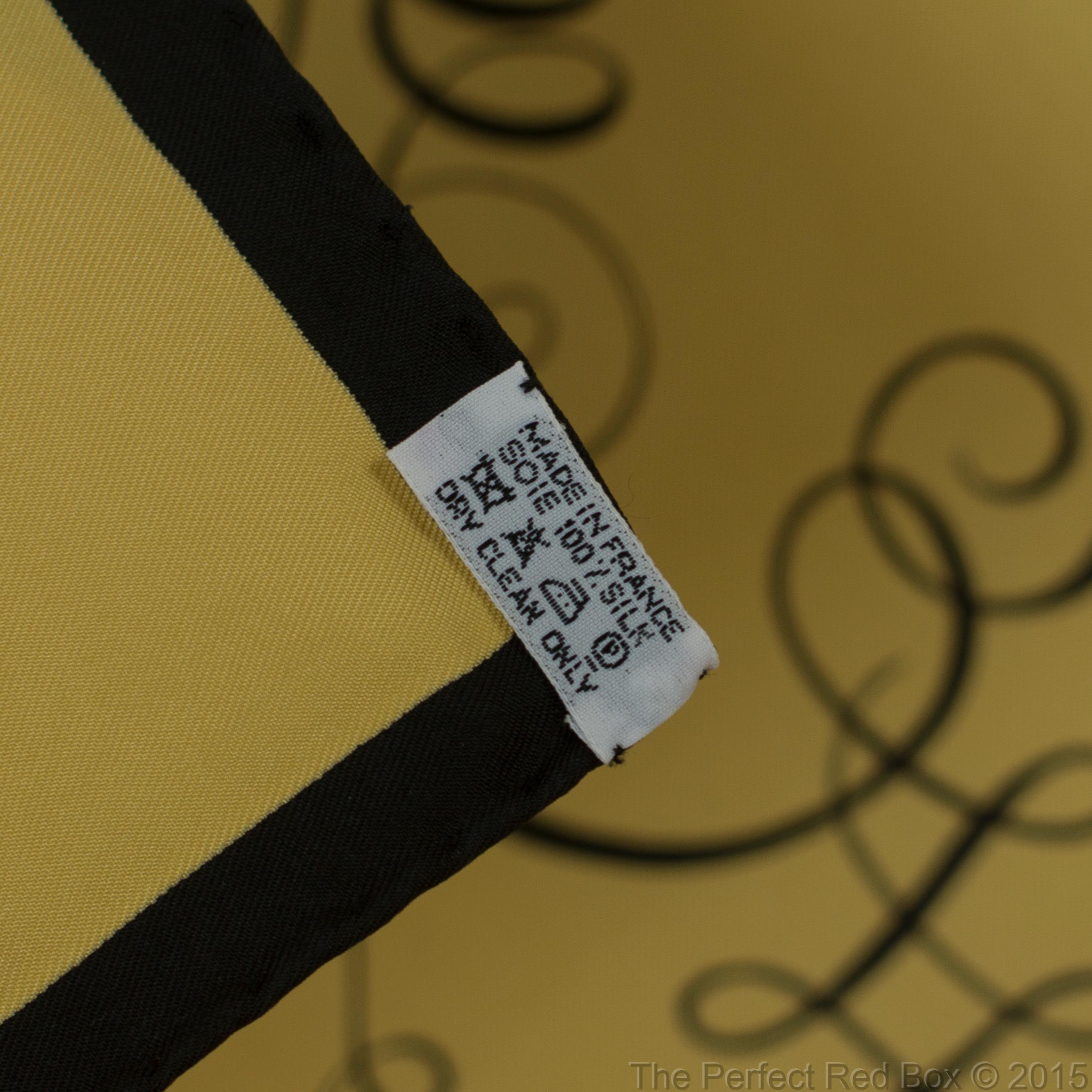 Auth. Hermes Silk Scarf L Art d'Ecrire - Black Vanilla - MINT RARE! In Good Condition For Sale In Ottawa, CA