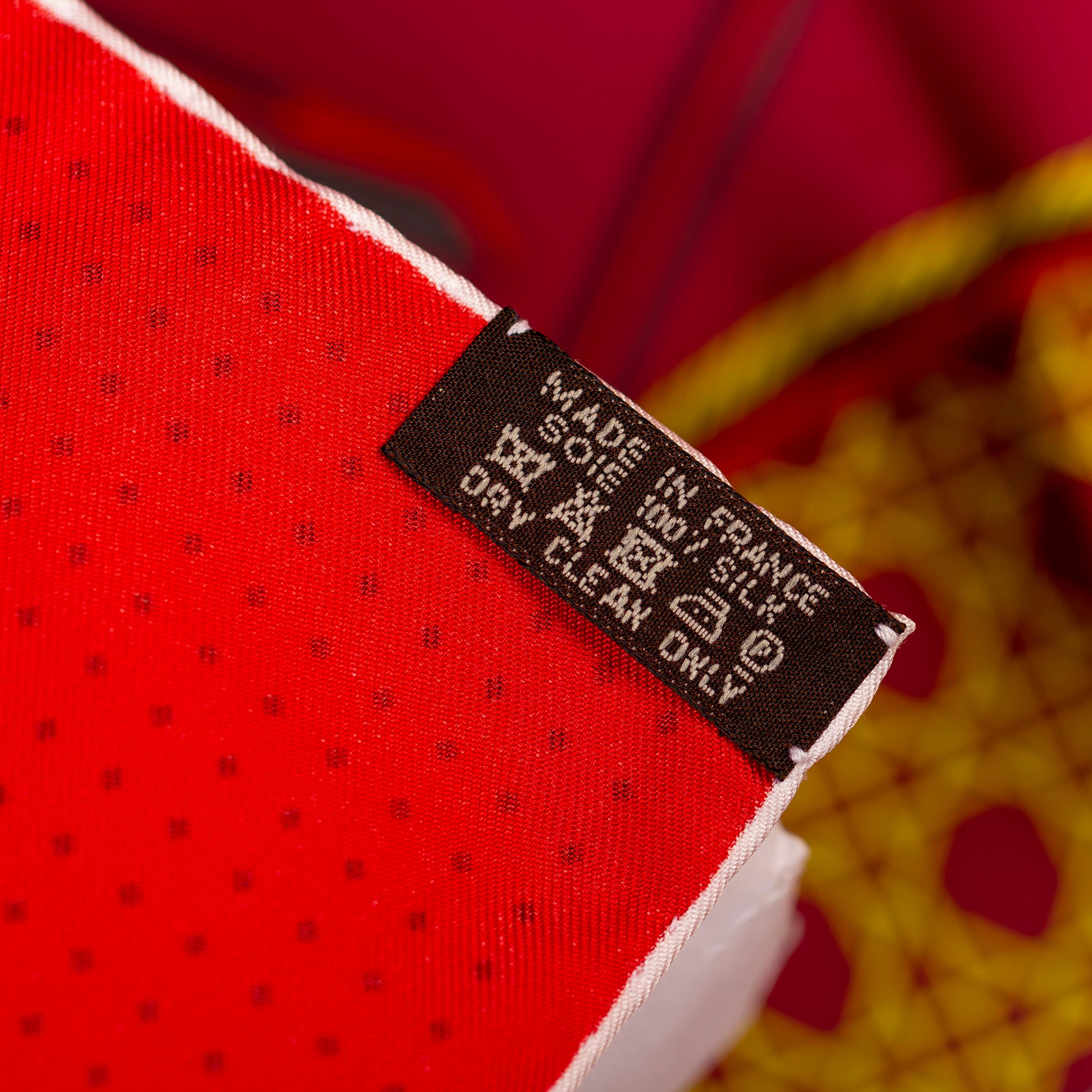 Voitures a Transformation - White Red - NWCT - 1912112133

Brand: Hermès
Type: Carré 90 Twill Silk
Artist : Francoise De La Perriere
Size : 90x90 cm / 35in x 35in
Colour : White Red
Type : 100% Silk Twill
Date : First Issue 1965 / This Issue