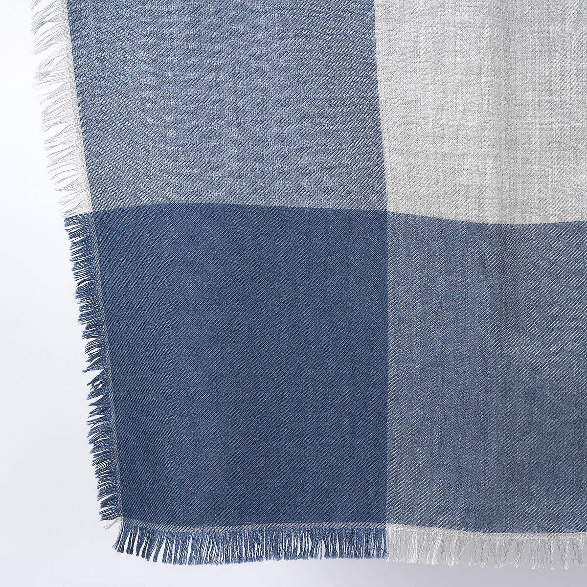 100% authentic Loro Piana Quadrilatero del Silenzio 90 scarf in blue, grey and light blue cashmere silk twill (100%). Has been worn once and is in virtually new condition. 

Measurements
Width	90cm (35.1in)
Length	90cm (35.1in)

All our listings