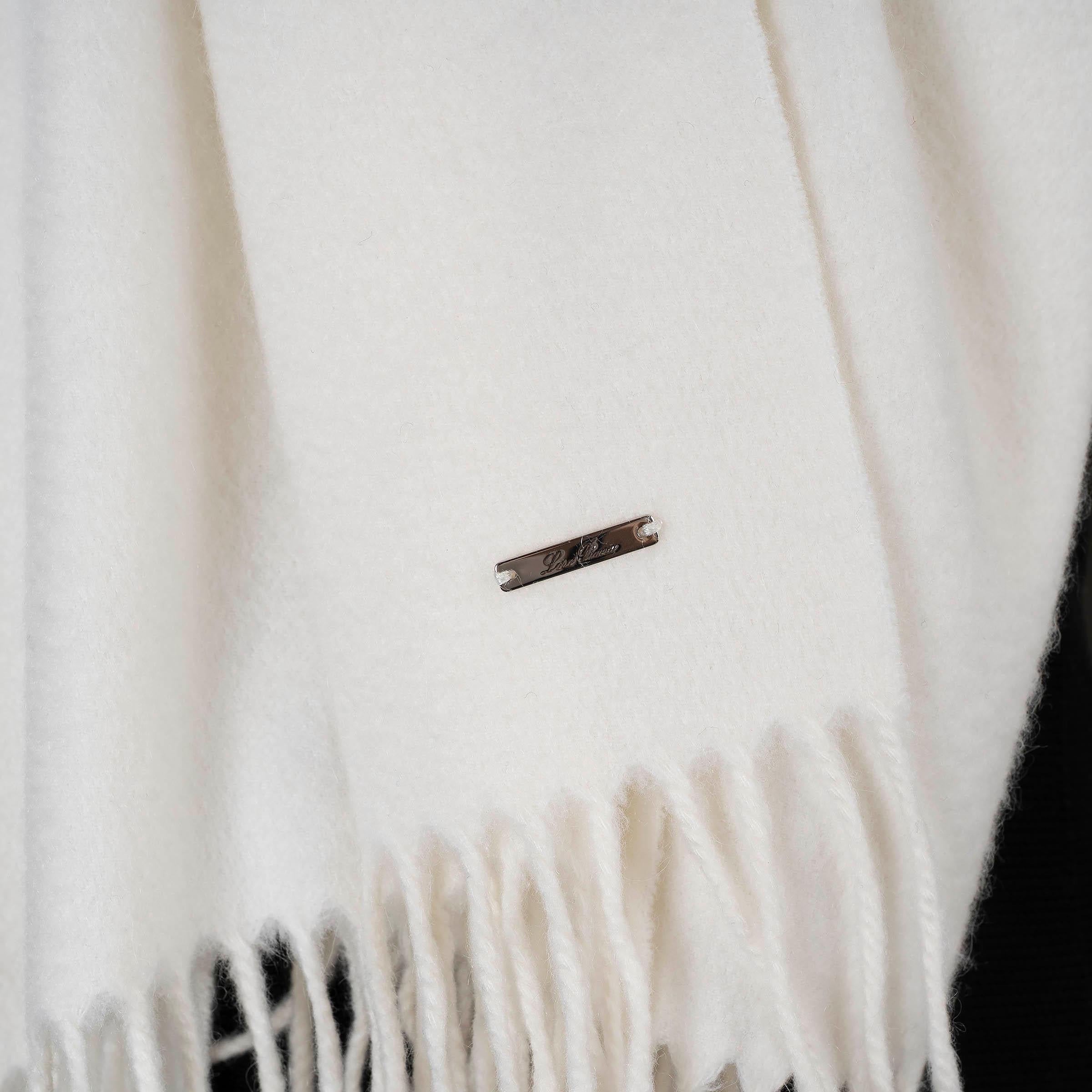 Grigio auth LORO PIANA sciarpa in cashmere color crema in vendita
