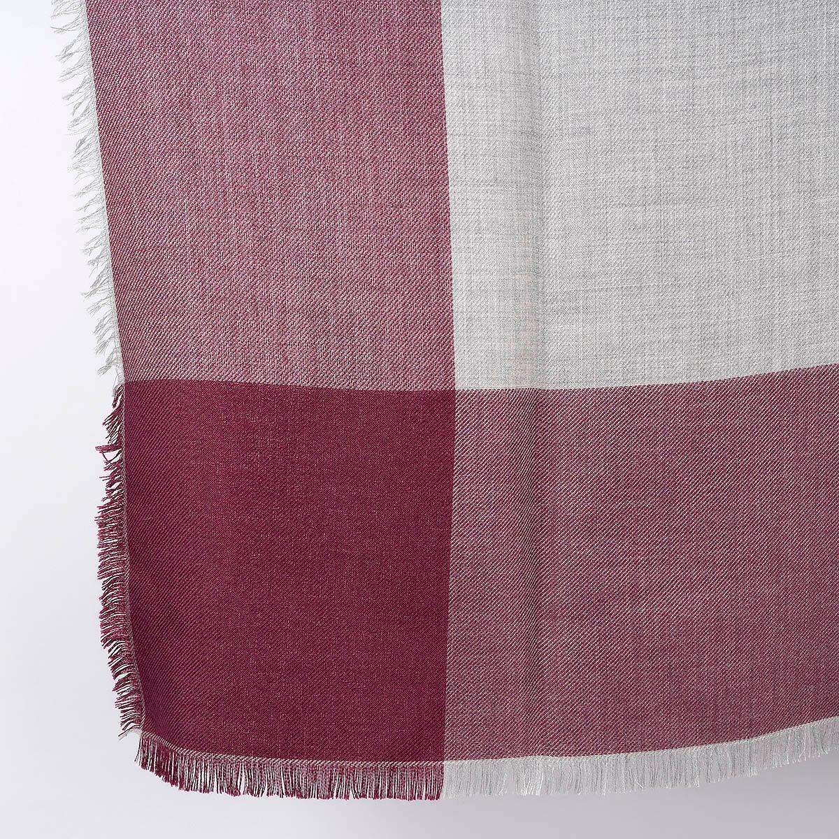 100% authentic Loro Piana Quadrilatero del Silenzio 90 scarf in grey, plum and light plum cashmere silk twill (100%).  Has been worn once and is in virtually new condition. 

Measurements
Width	90cm (35.1in)
Length	90cm (35.1in)

All our listings
