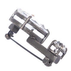 Broche authe MIU gunmetal & DOUBLE CRYSTAL (env. AUTH)