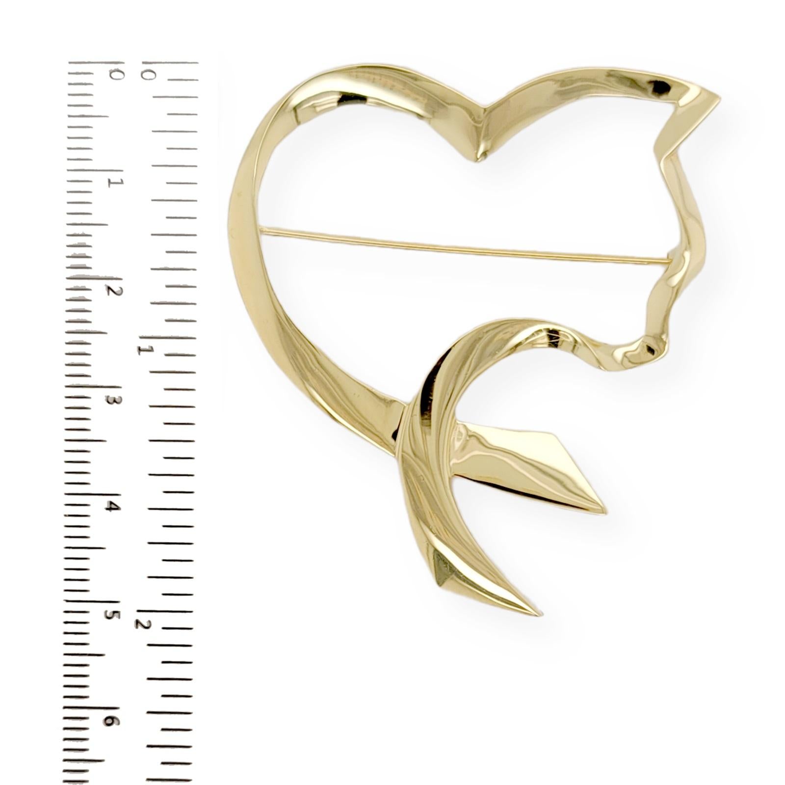 Auth Tiffany & Co. 18K Yellow Gold  Paloma Picasso Open Cat Heart Pin / Brooch In Excellent Condition For Sale In Los Angeles, CA