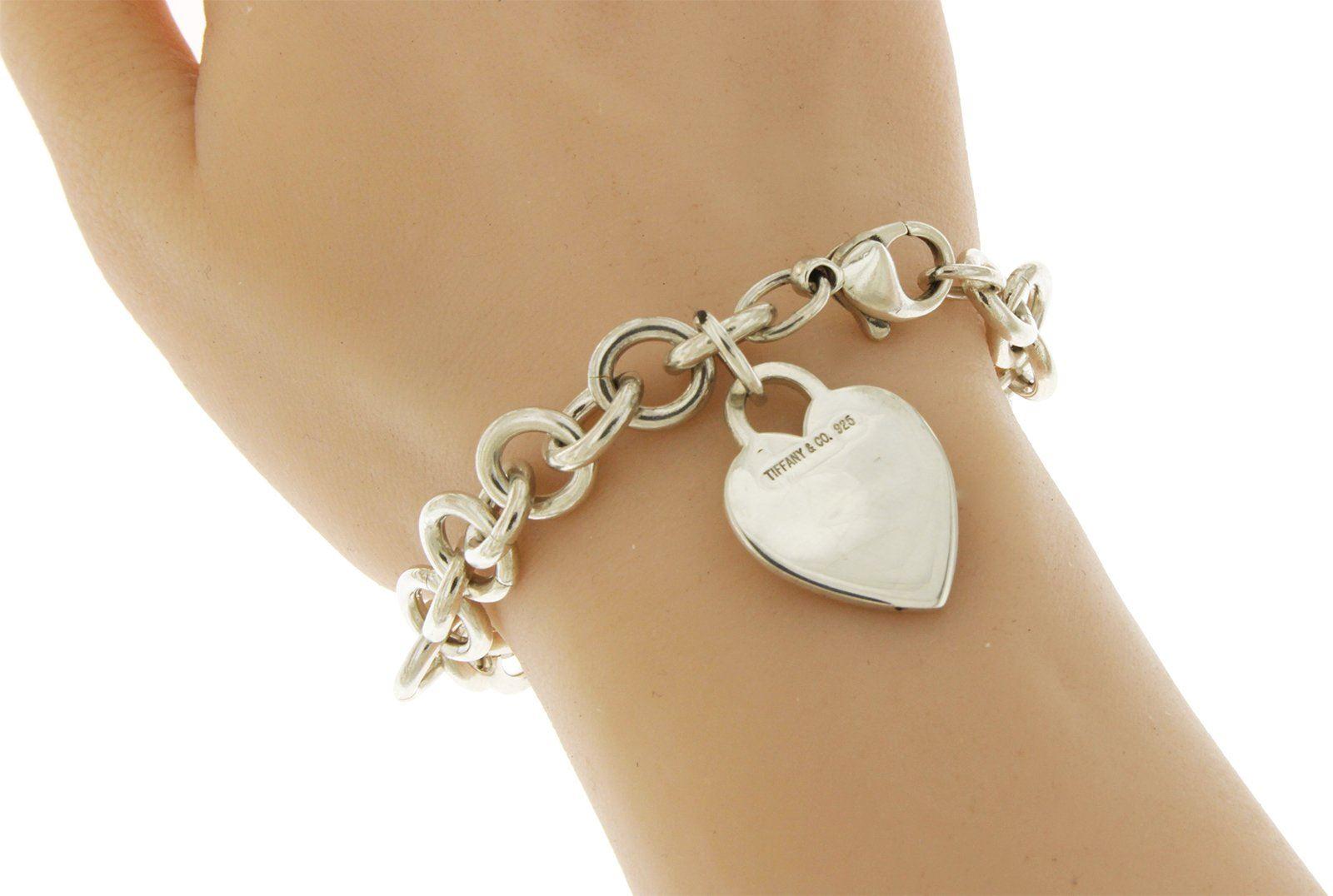Auth Tiffany & Co. 925 Sterling Silver Heart Tag Charm Bracelet In Excellent Condition In Los Angeles, CA