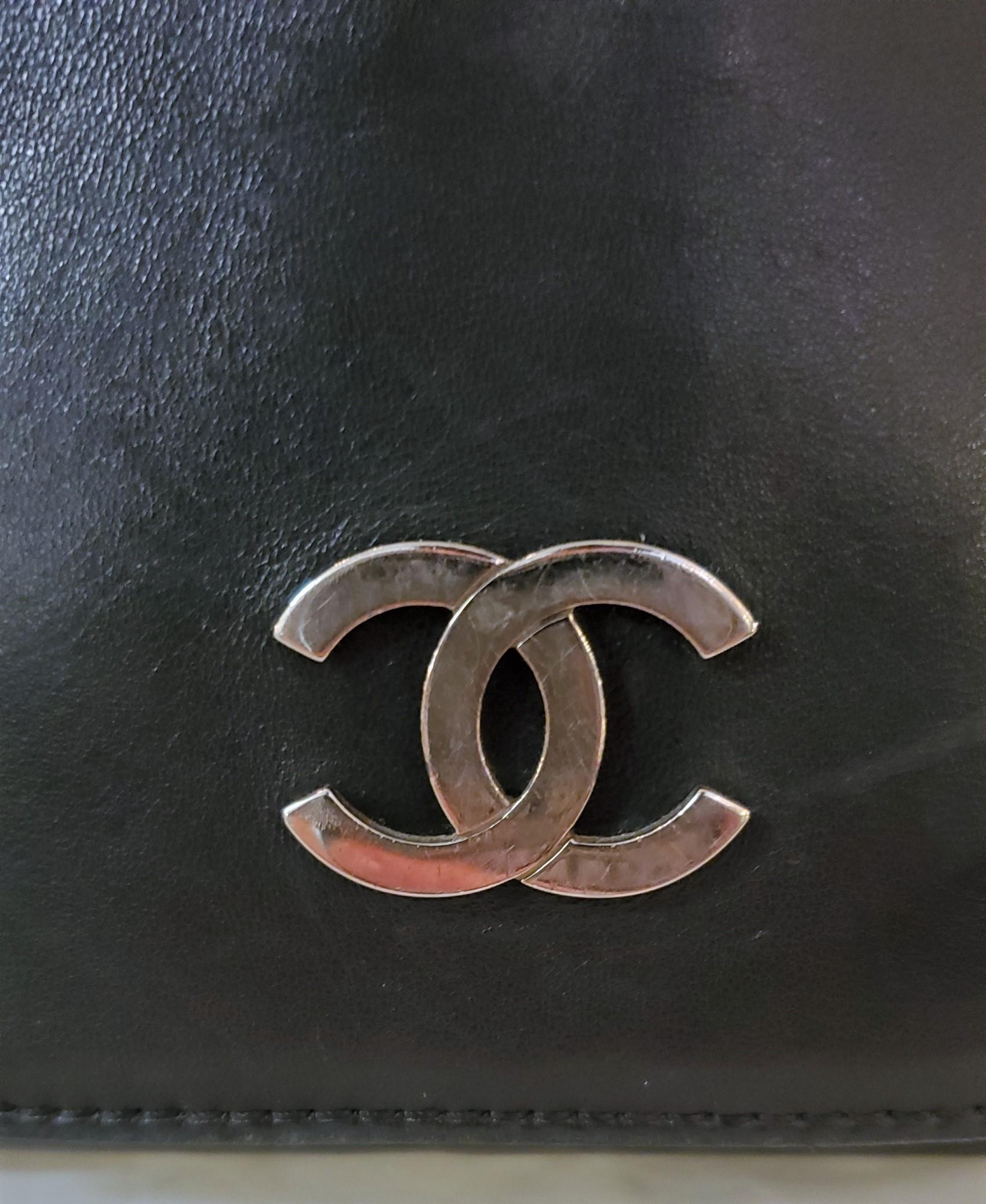 Auth Vintage Chanel Jumbo Leather Chained Handbag For Sale 3