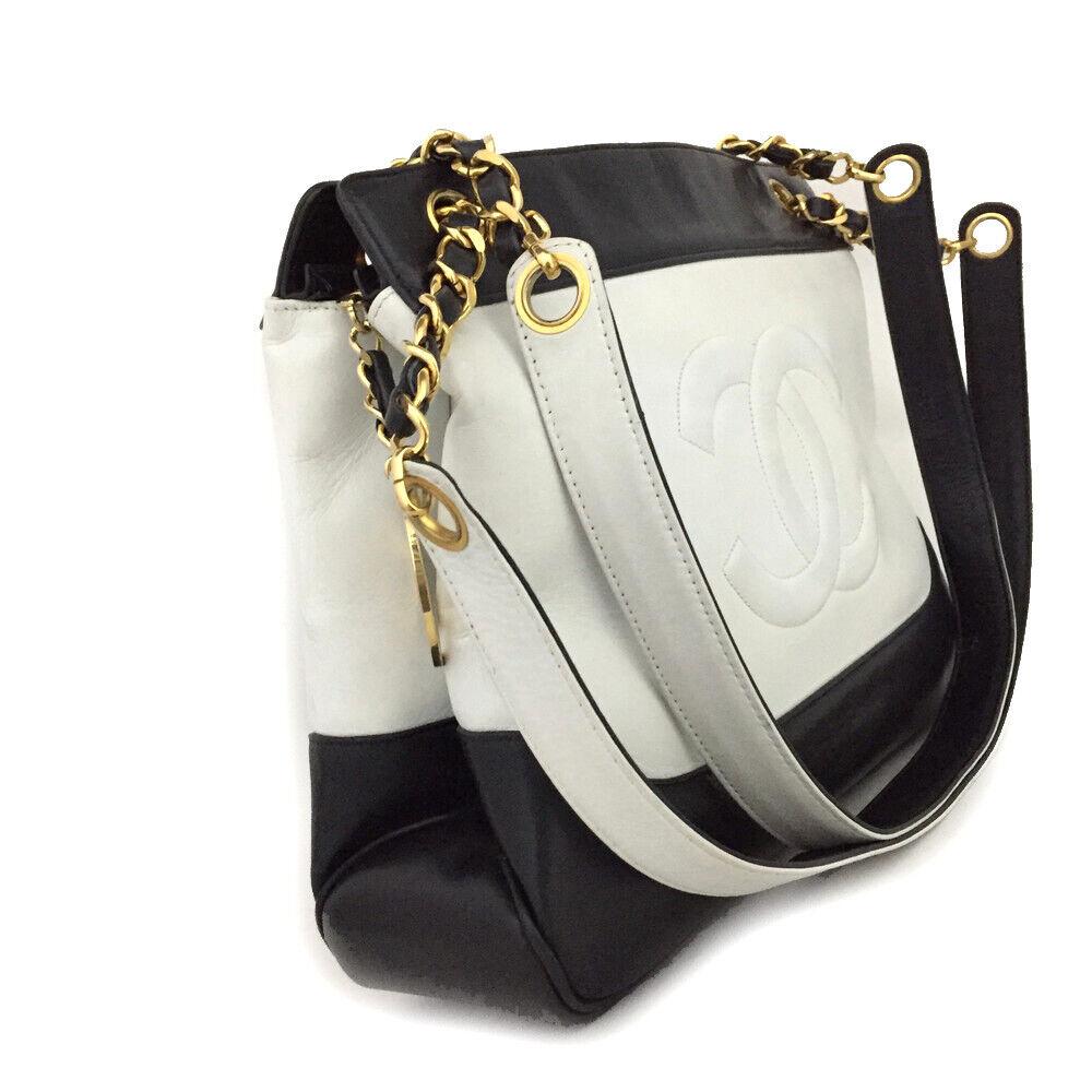 Auth Vintge chanel Rare Shoulder Bag w/Gold Accents For Sale 7