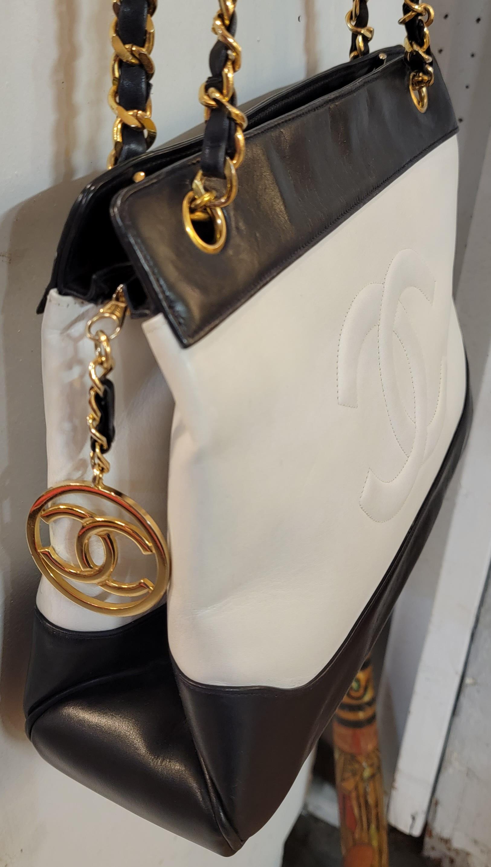 Women's or Men's Auth Vintge chanel Rare Shoulder Bag w/Gold Accents For Sale