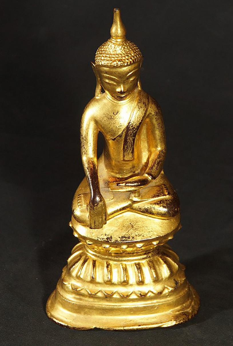 Authentic 18th Century Antique Bronze Buddha Statue from Burma: Original Buddhas For Sale 3