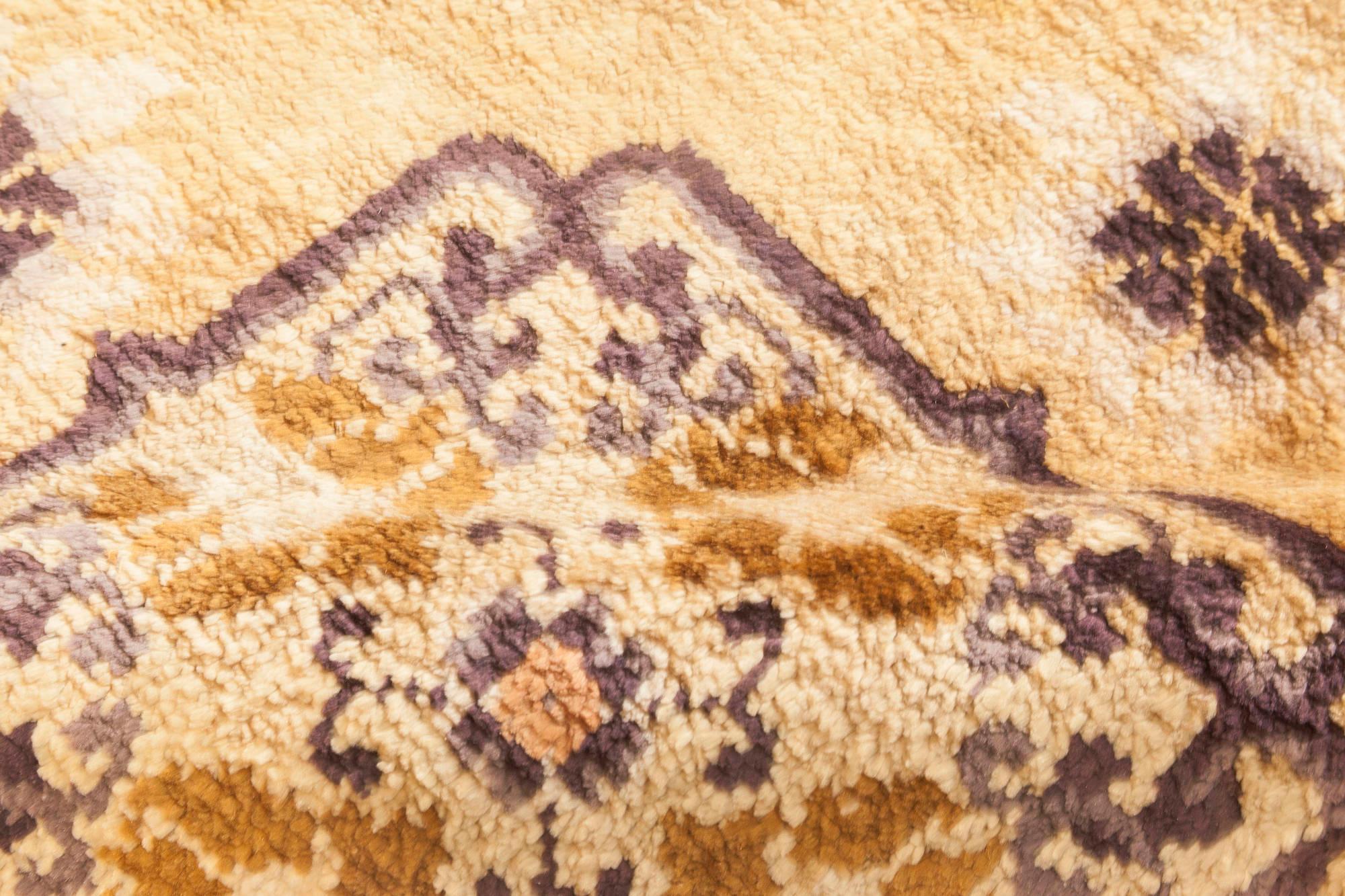 Authentic 1900's Chinese geometric handmade rug
Size: 4'1