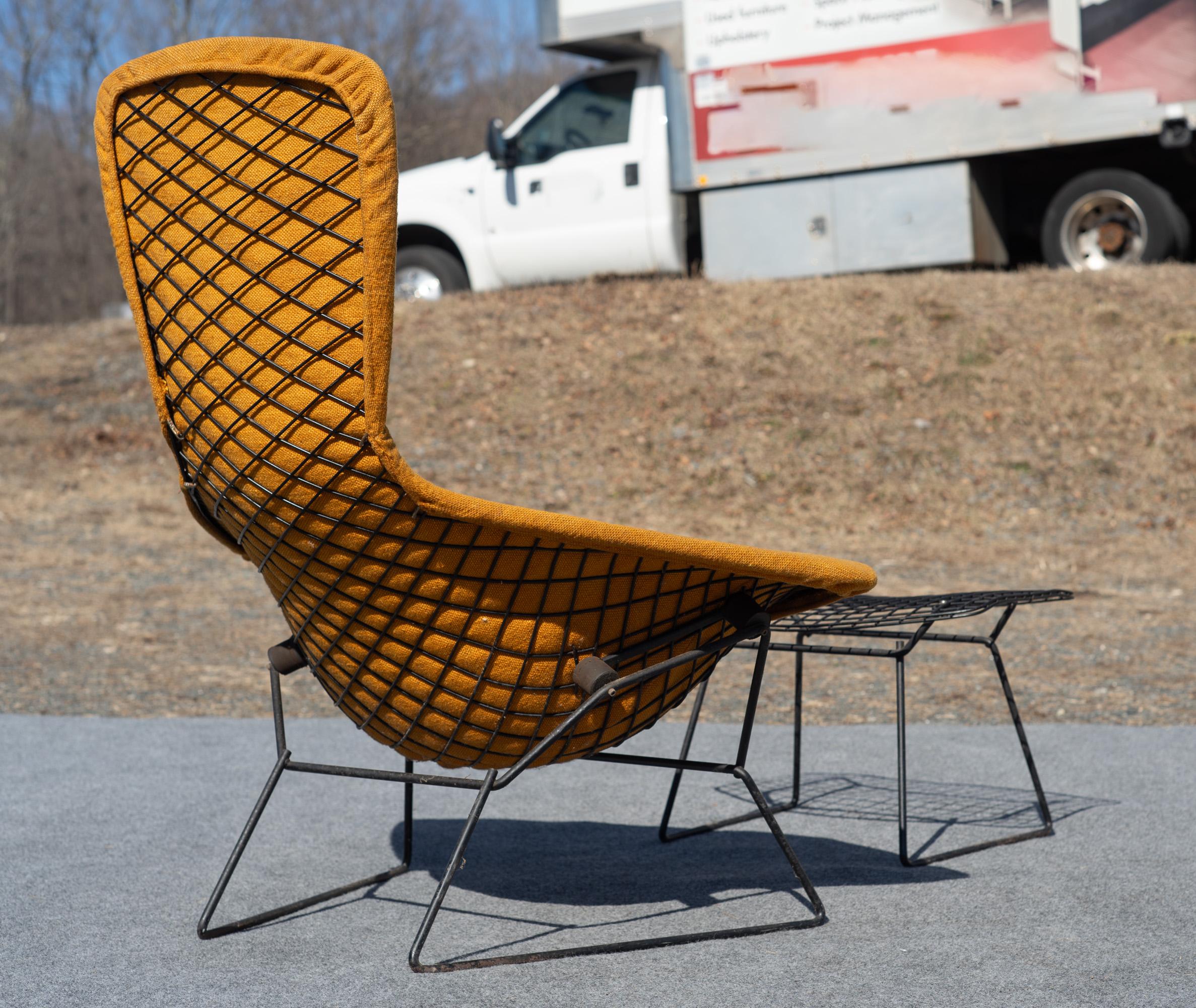 Authentic 1960s Harry Bertoia for Knoll Bird Chair & Ottoman with Original Cover In Good Condition For Sale In Philadelphia, PA