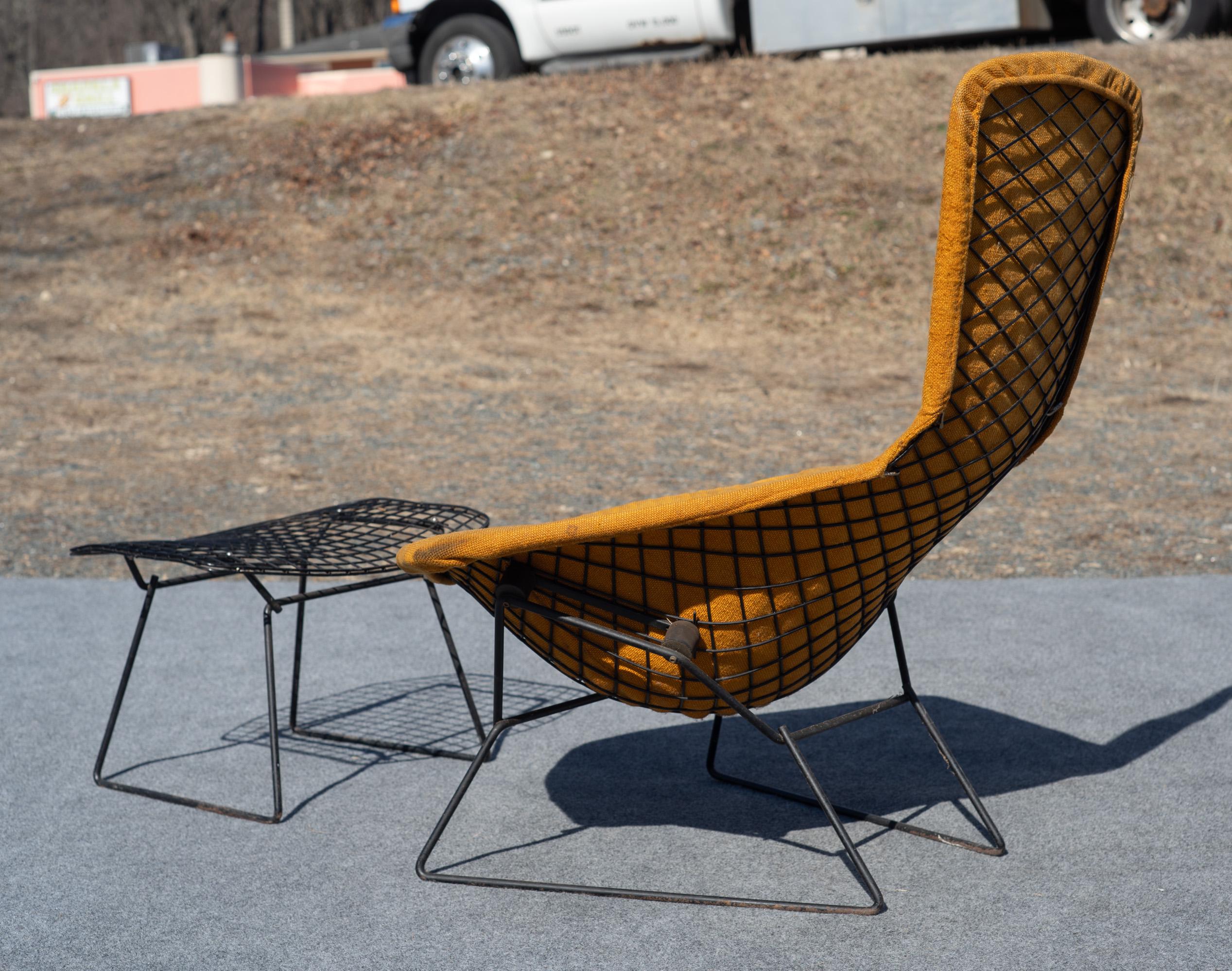 Mid-20th Century Authentic 1960s Harry Bertoia for Knoll Bird Chair & Ottoman with Original Cover For Sale