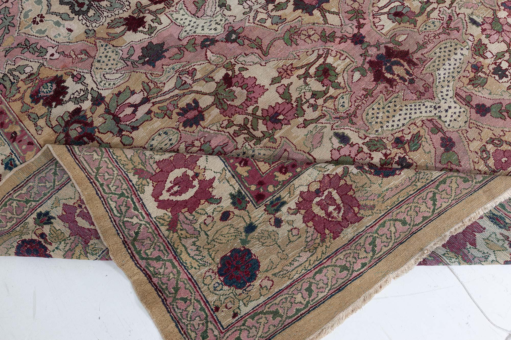Authentischer indischer Botanischer Teppich aus Amritsar aus dem 19. (Wolle) im Angebot