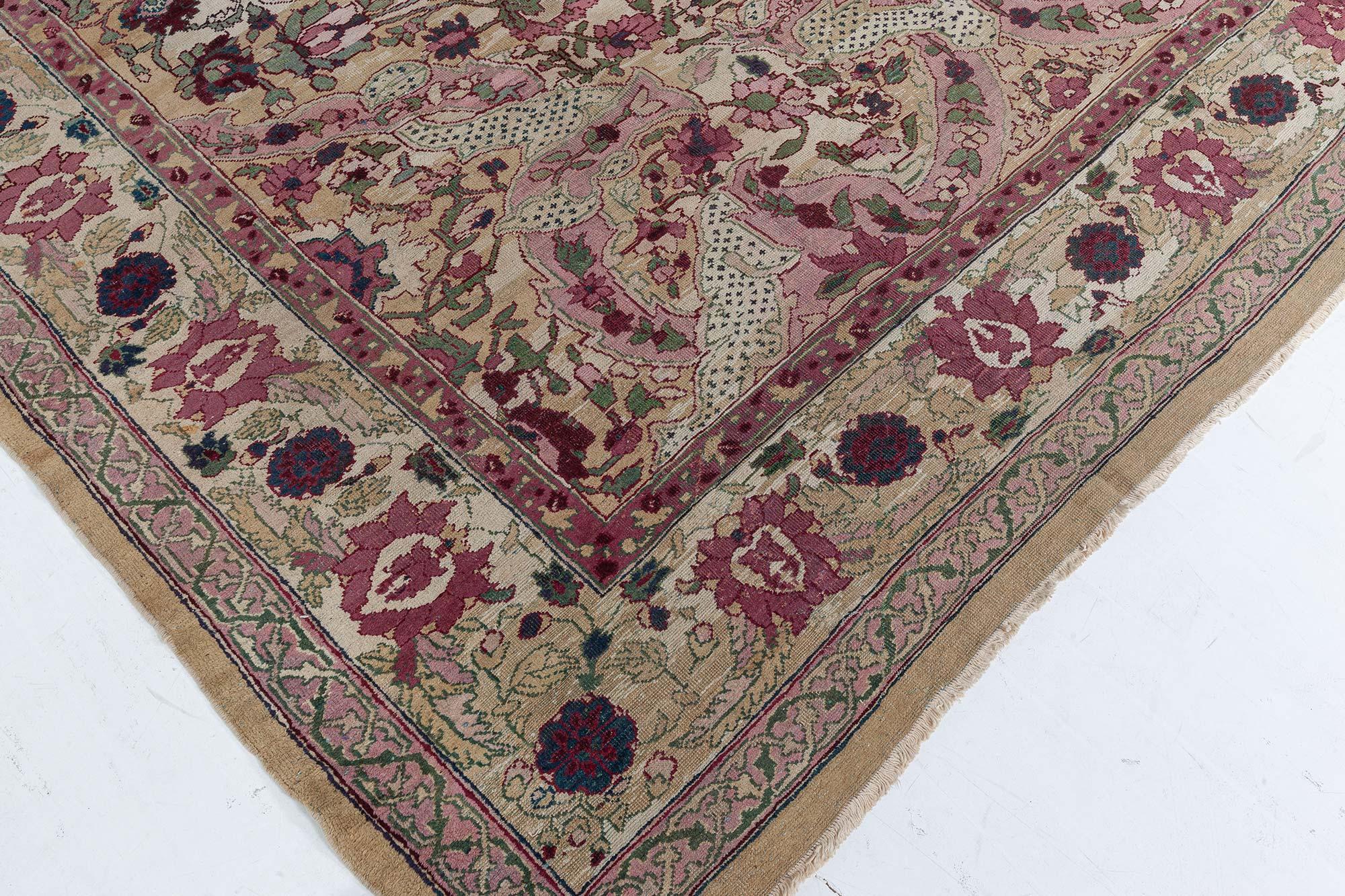 Authentischer indischer Botanischer Teppich aus Amritsar aus dem 19. im Angebot 1