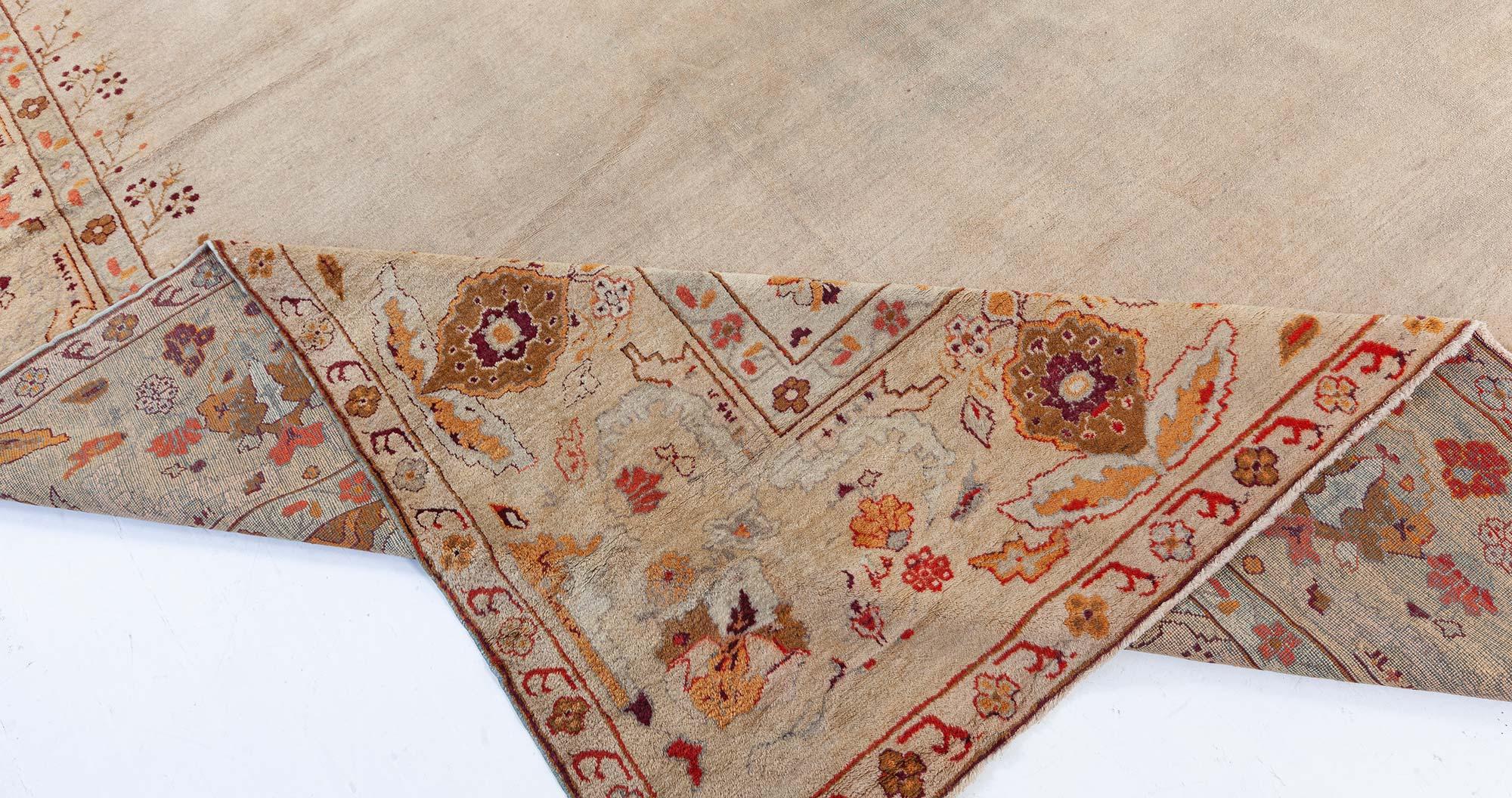 19th Century Indian Amritsar Handmade Wool Rug For Sale 4
