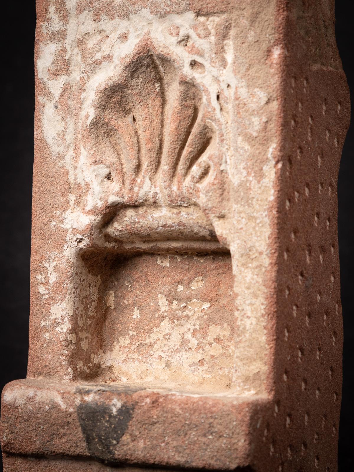Temple indien authentique en pierre de sable du 19ème siècle  OriginalBuddhas 2