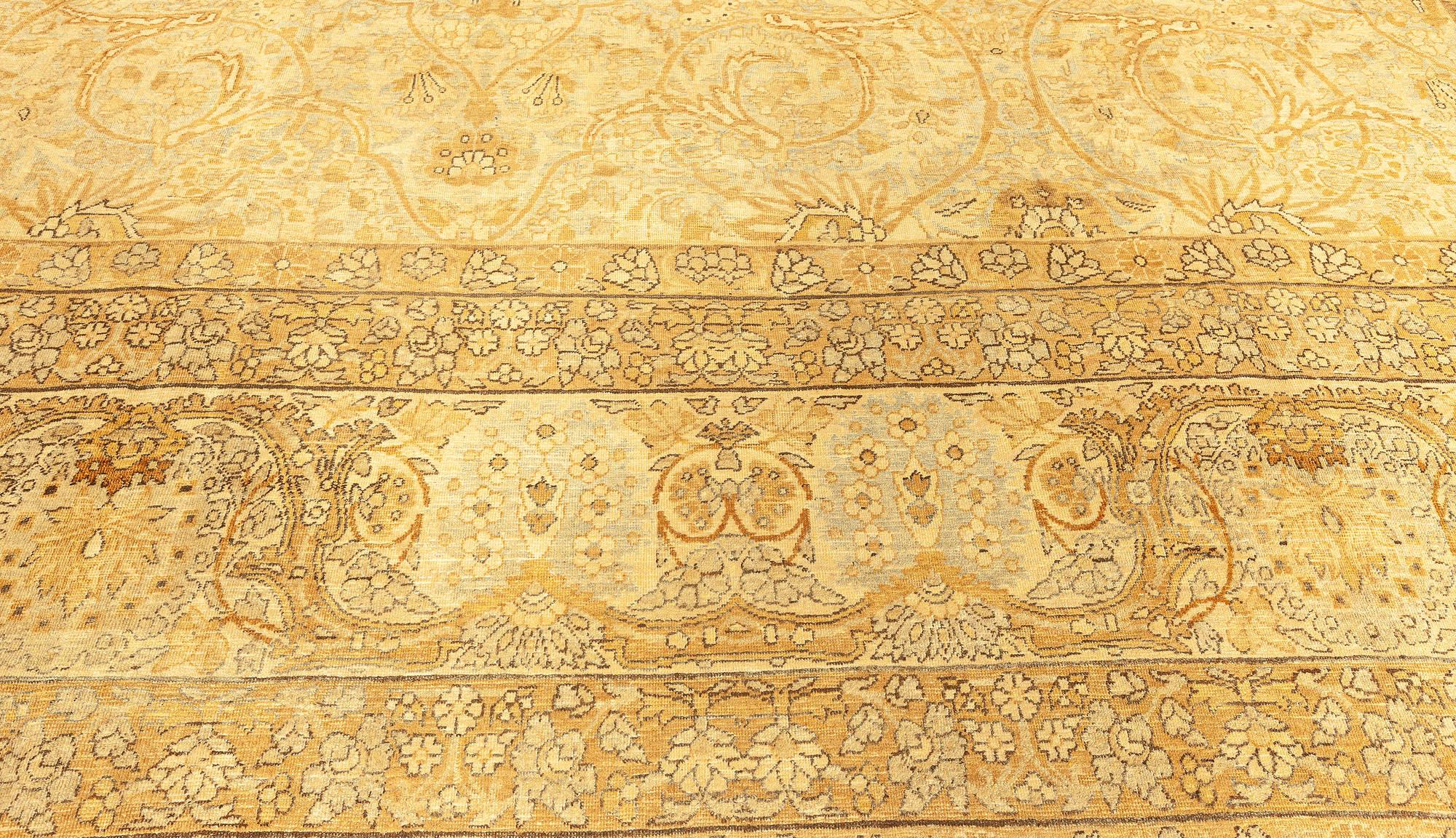 19th Century Persian Kirman Handmade Wool Rug For Sale 1