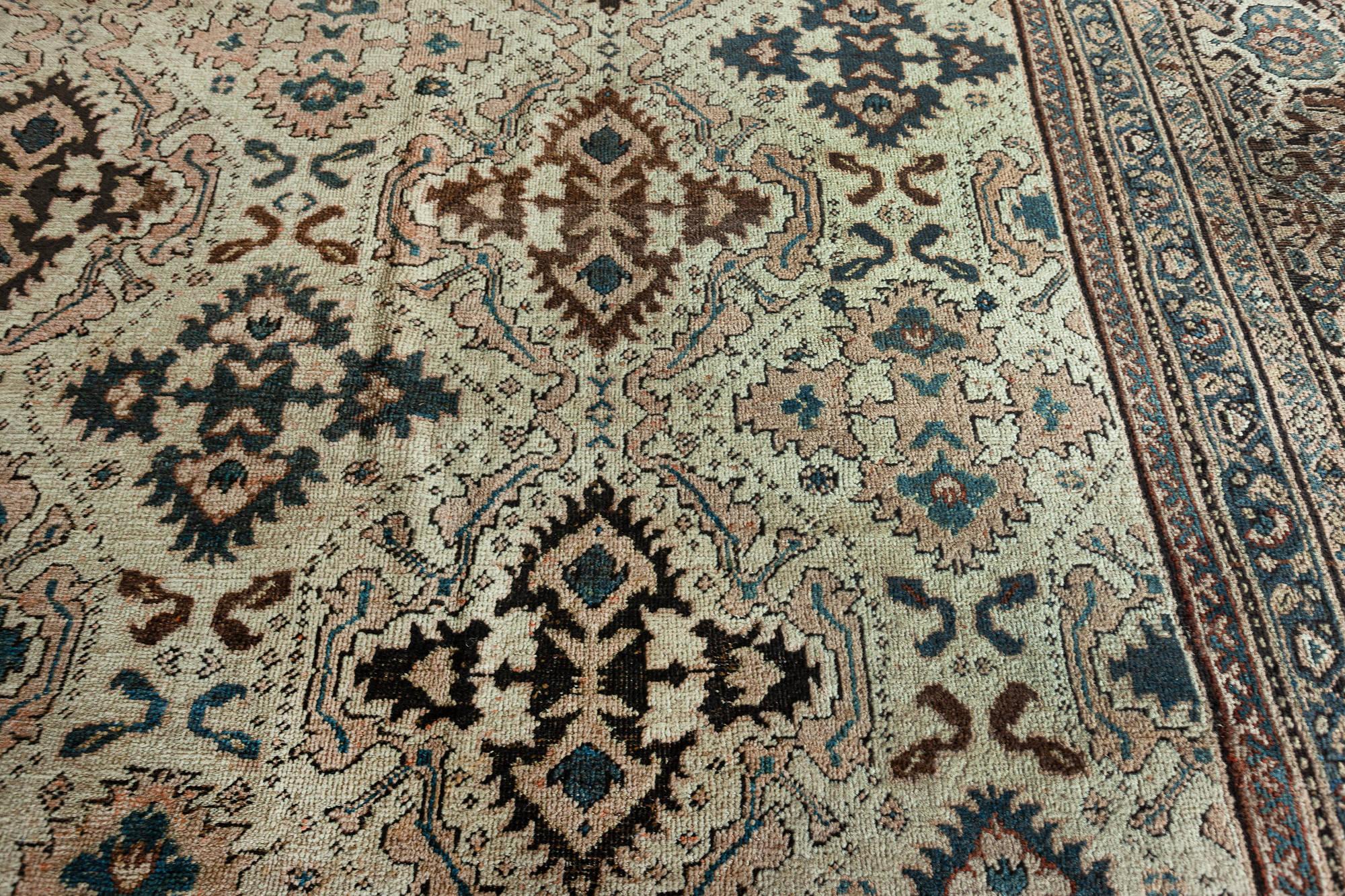 Doris Leslie Blau Collection 19th Century Persian Sultanabad Handmade Wool Rug In Good Condition In New York, NY