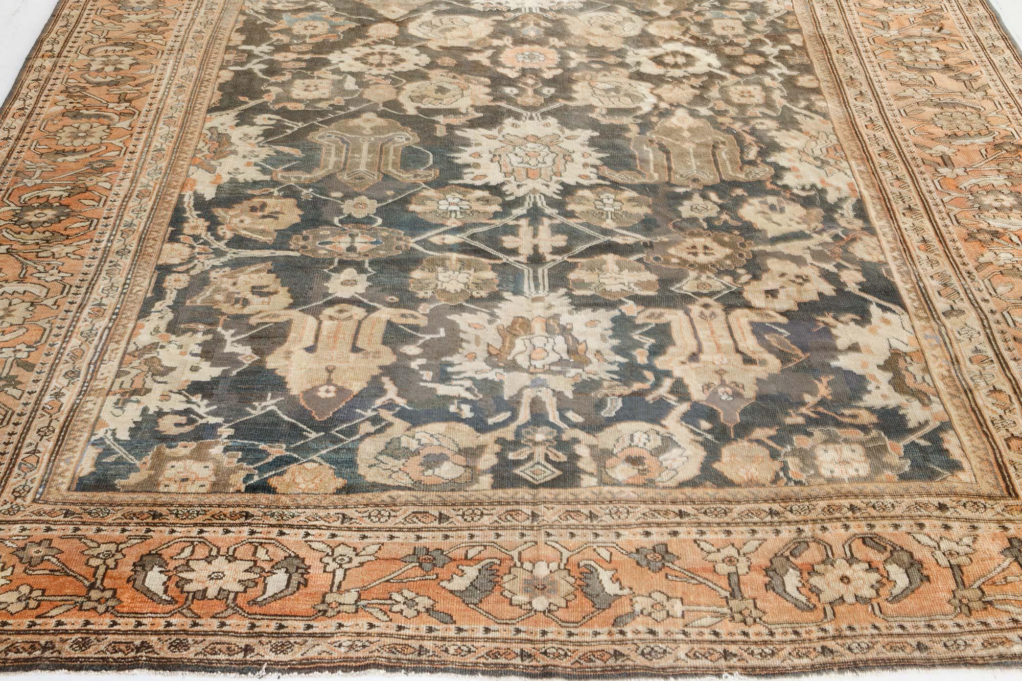 19th Century Persian Sultanabad Handmade Wool Rug For Sale 1