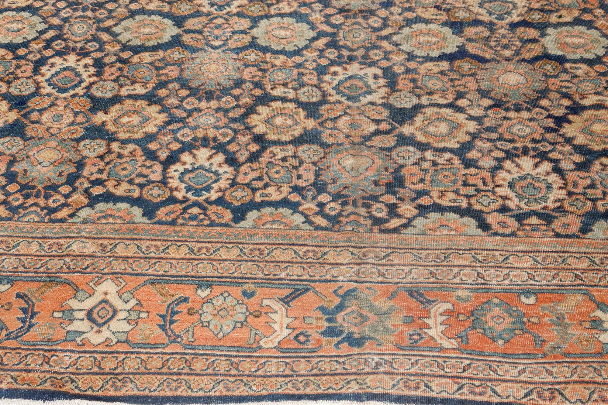 19th Century Persian Sultanabad Handmade Wool Rug For Sale 3