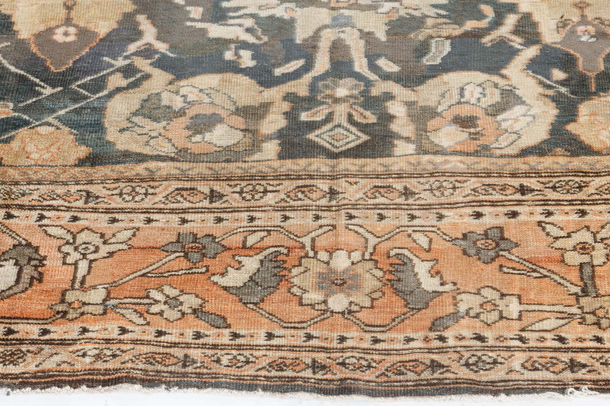 19th Century Persian Sultanabad Handmade Wool Rug For Sale 3