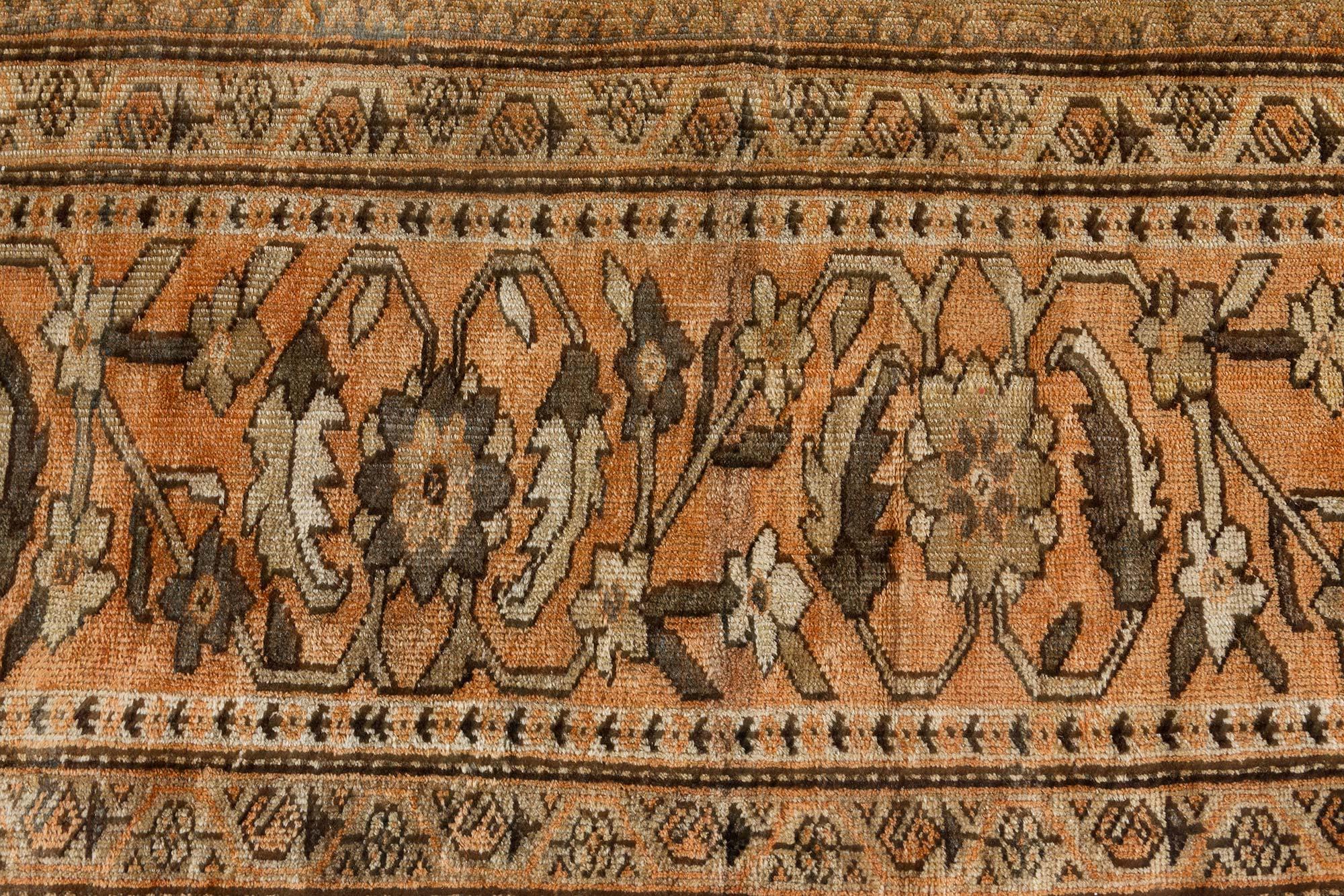 19th Century Persian Sultanabad Handmade Wool Rug For Sale 4