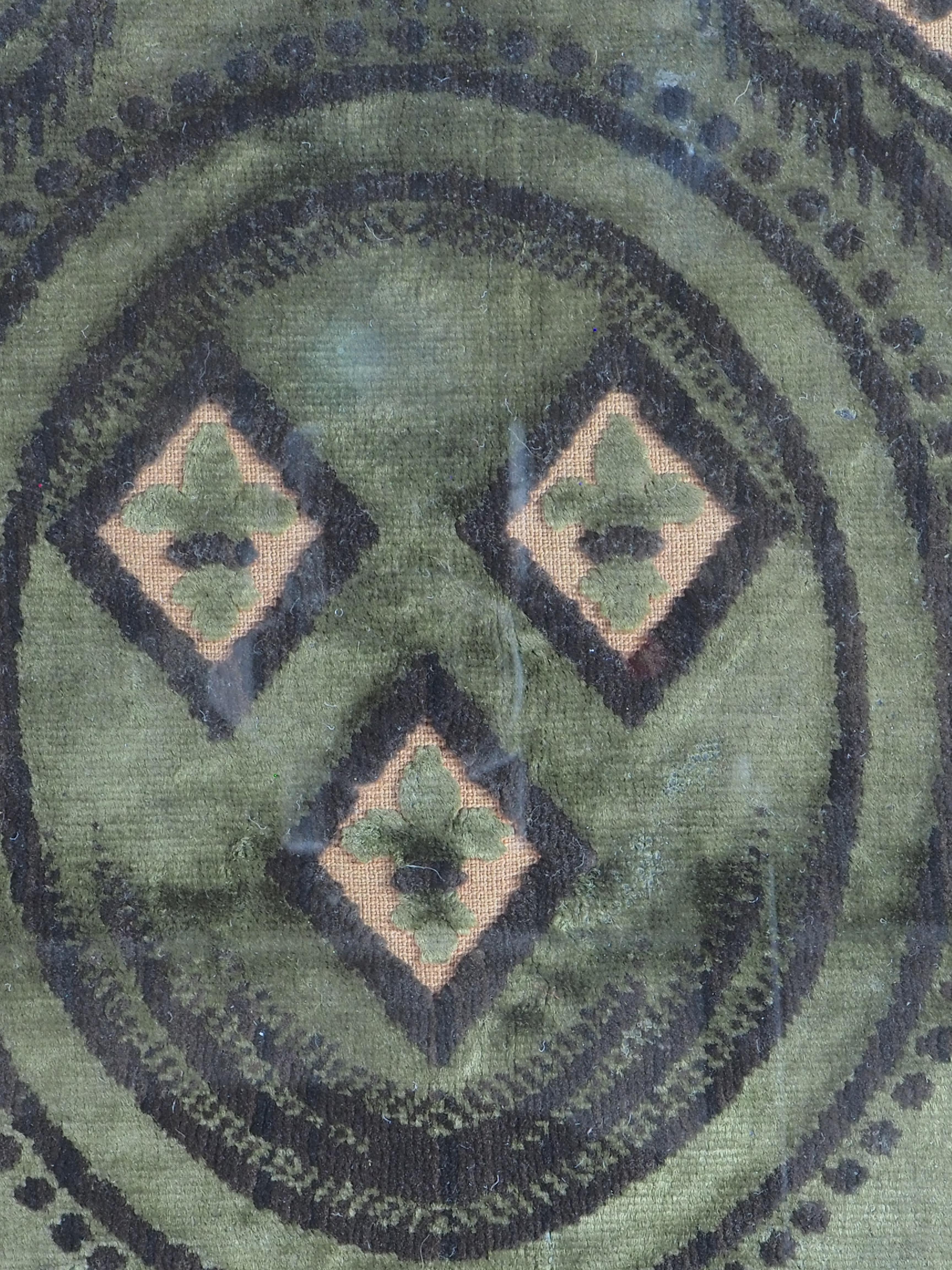 Tapisserie Authentique tapisserie en velours du 19ème siècle avec armoiries en vente