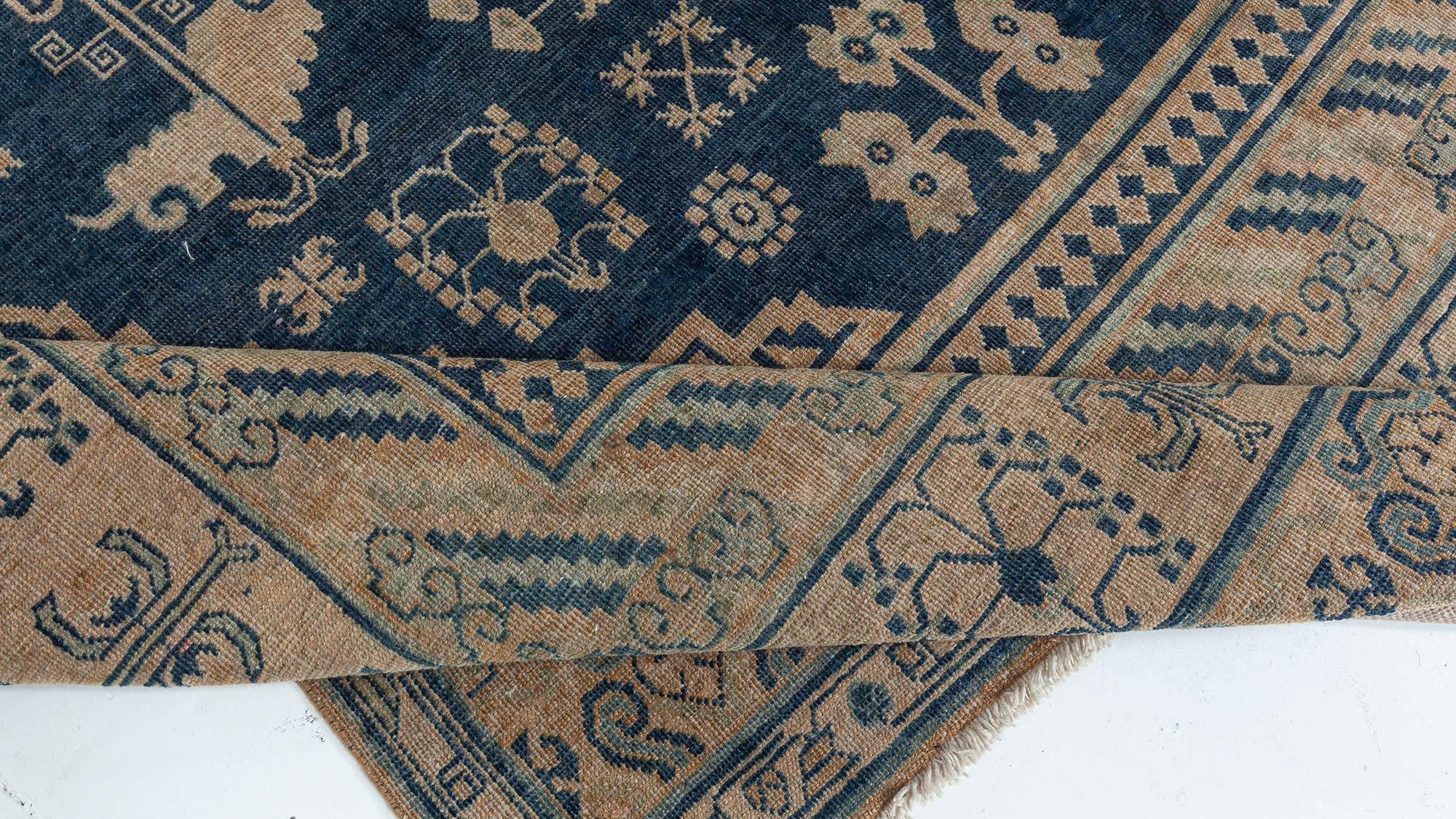 Noué à la main Tapis Yarkand authentique Doris Leslie Blau du 19ème siècle fait à la main en vente