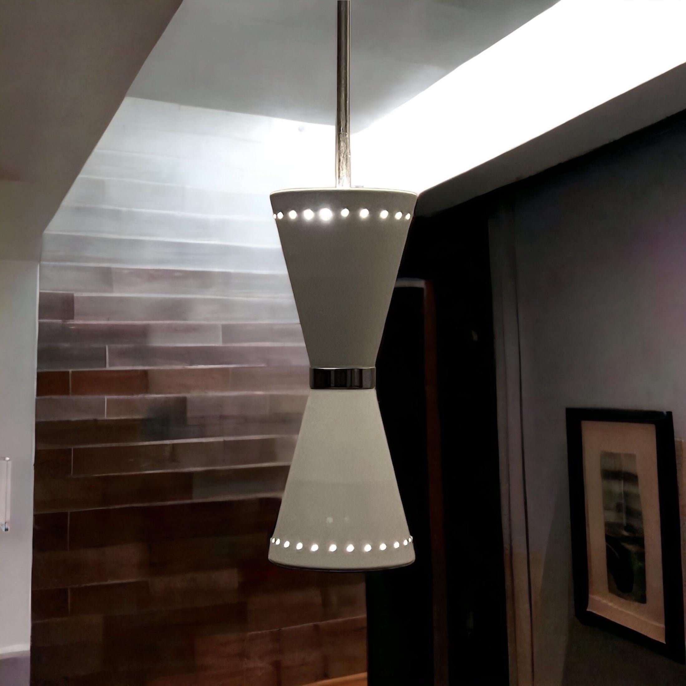 Authentique lampe suspendue des années 60, style Stilnovo, double cône vintage en vente 3