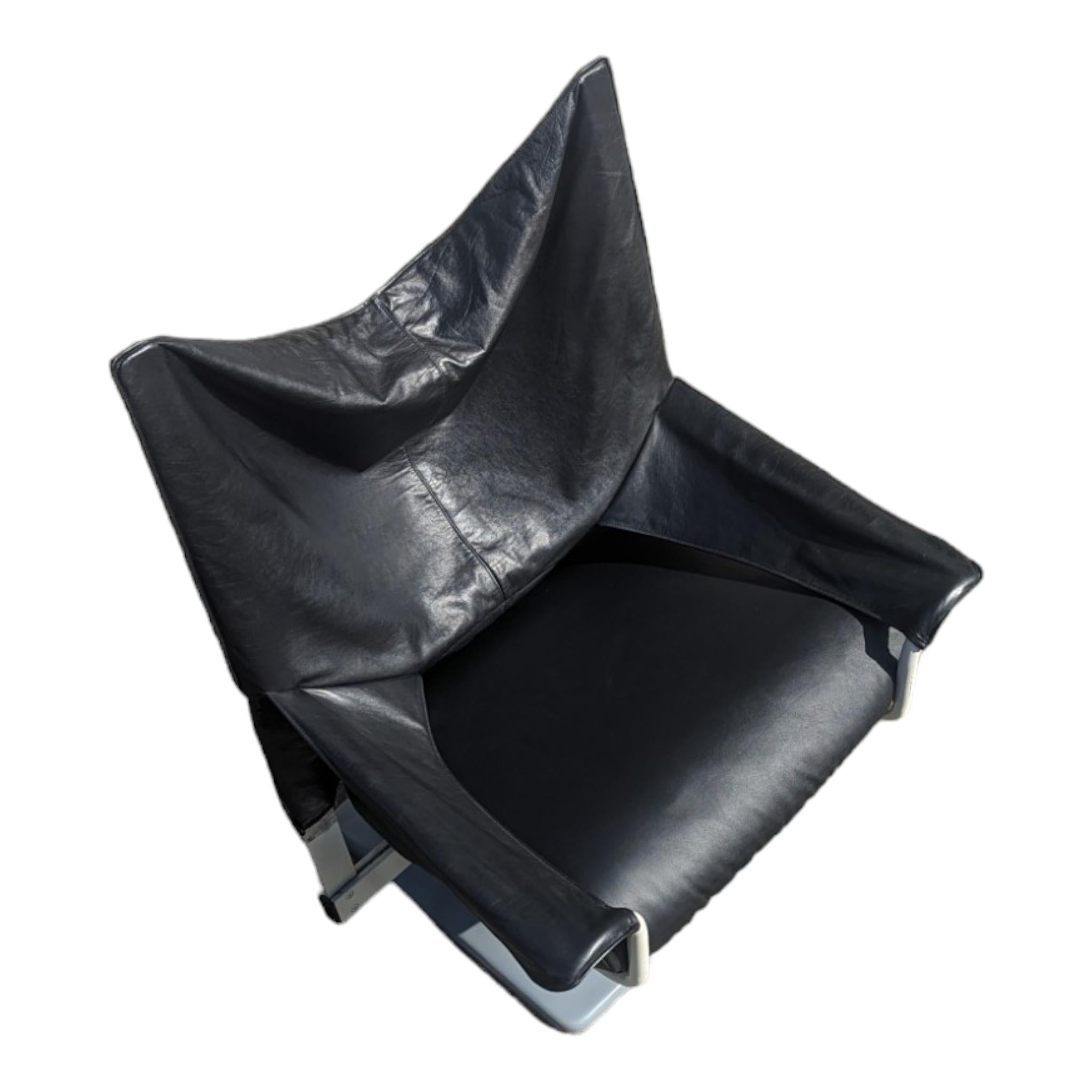 Authentique chaise AEO de Paolo Deganello pour Cassina  en vente 8