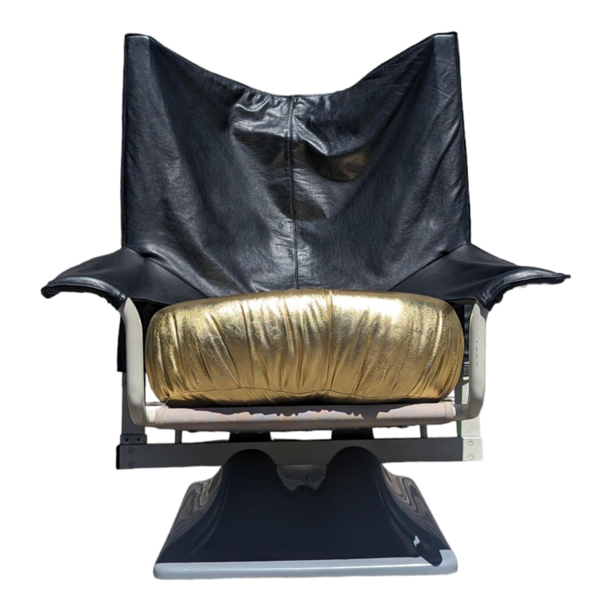 Authentique chaise AEO de Paolo Deganello pour Cassina  Bon état - En vente à PORT MELBOURNE, AU
