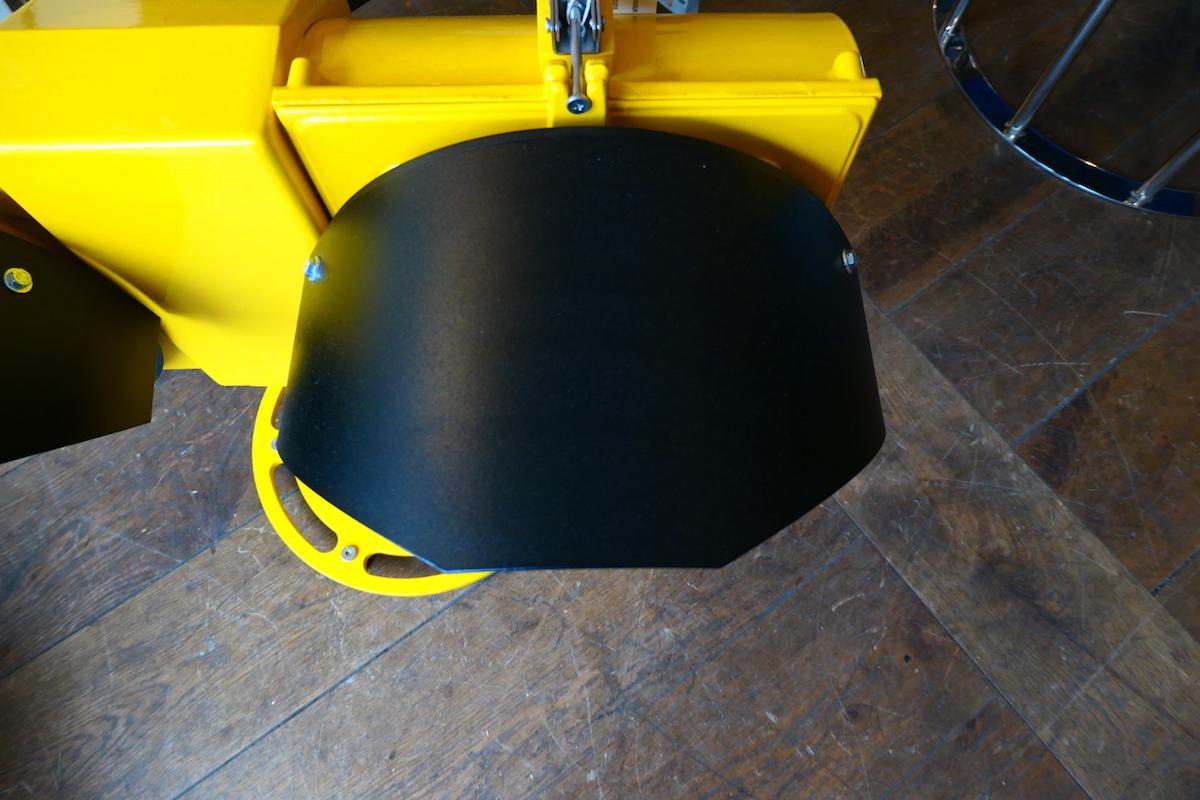 Authentic Airport JFK Runway Lamp In Good Condition For Sale In saint ouen, FR