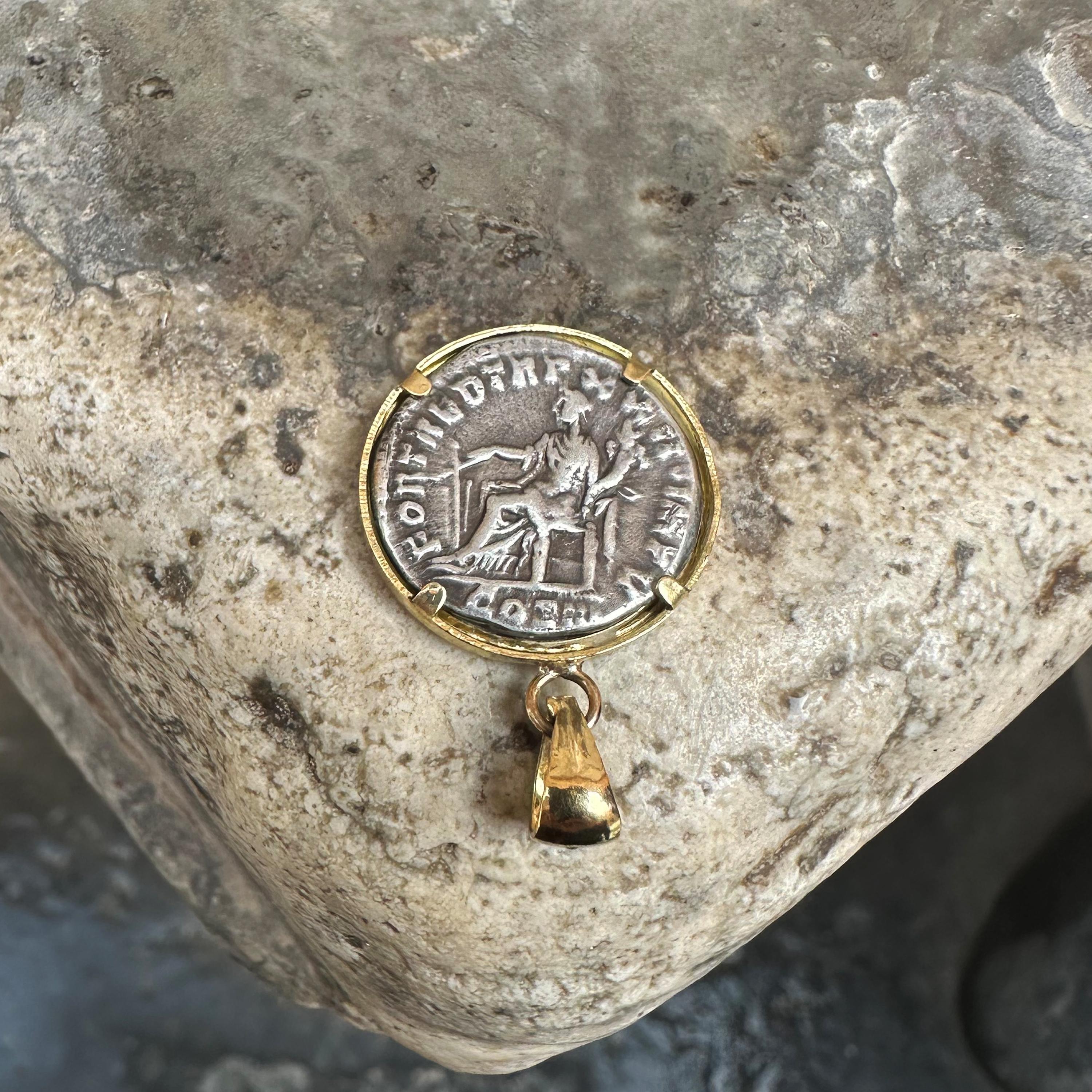 Women's or Men's Authentic Ancient Roman Coin 18 Kt Gold Pendant with Emp. Marcus Aurelius For Sale
