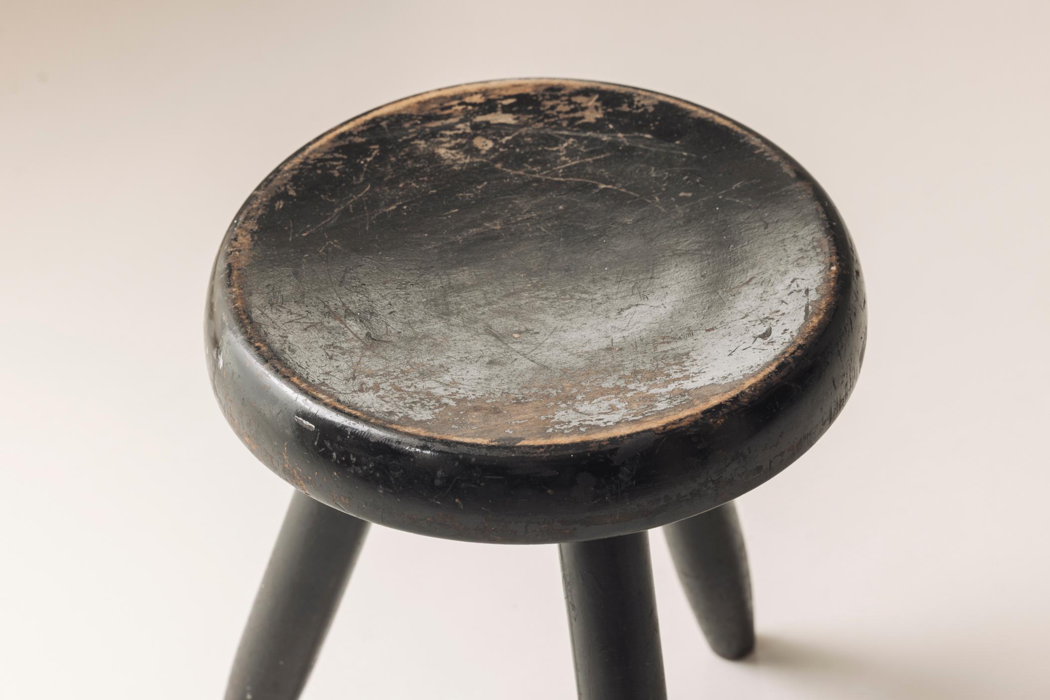 Authentischer und früher High Berger Hocker von Charlotte Perriand, Frankreich 1950er Jahre. im Angebot 3
