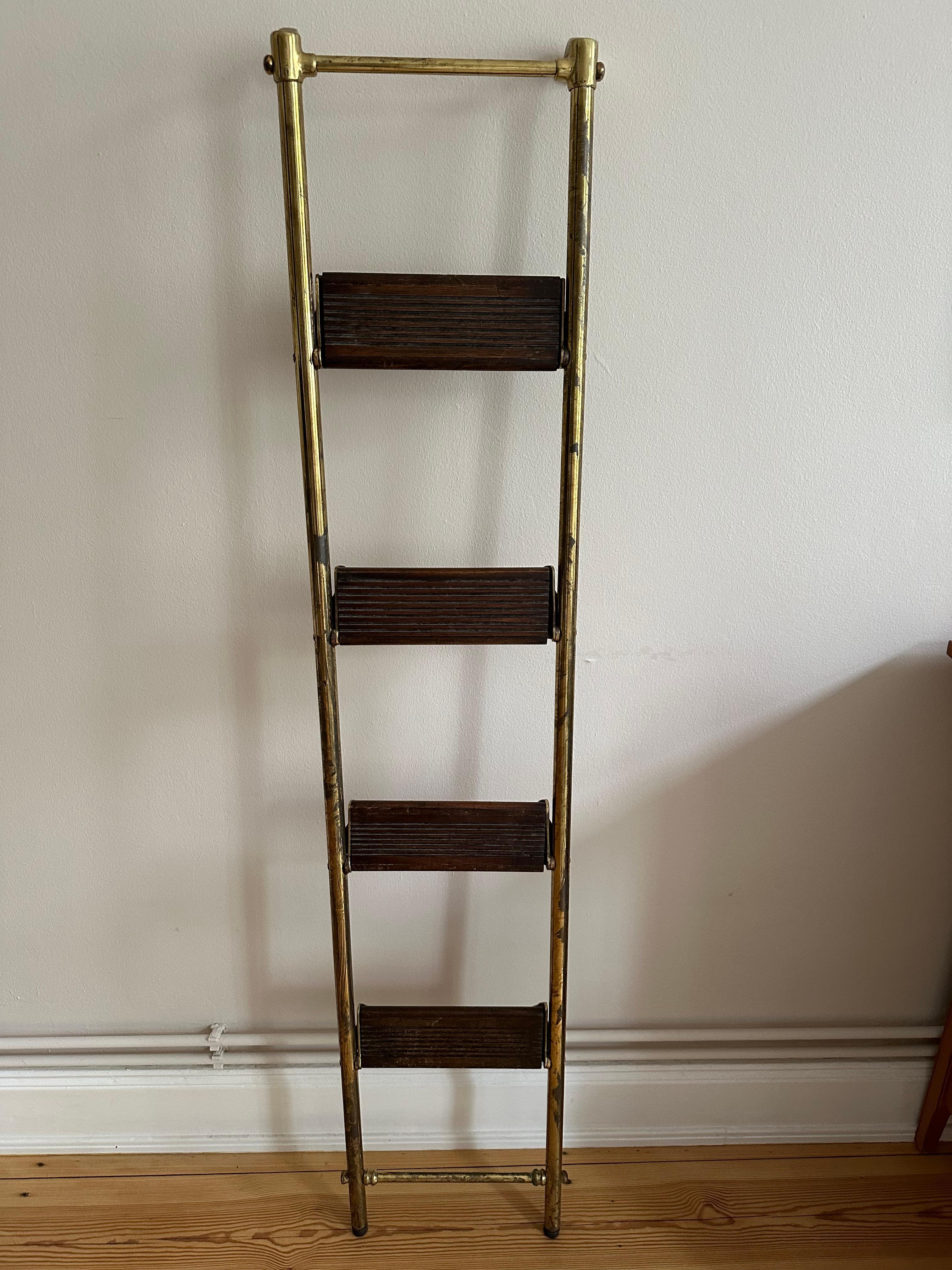 Authentic Antique Brass Ship’s Ladder from the Late 19th Century
 In Good Condition For Sale In Hamburg, DE