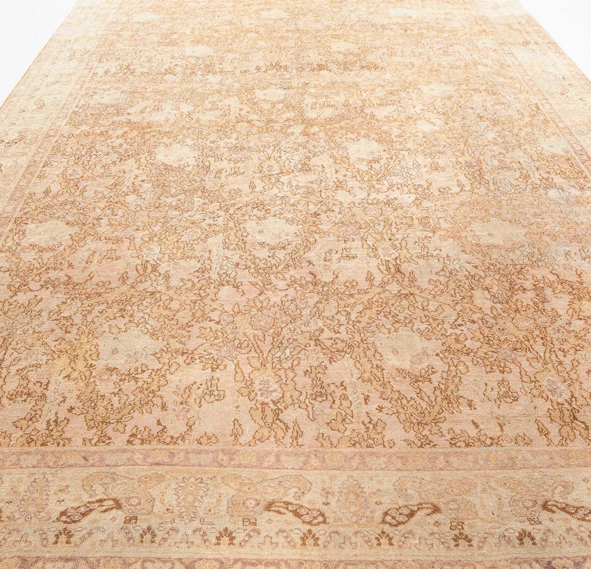 Authentic antique Indian Amritsar rug
Size: 9'8