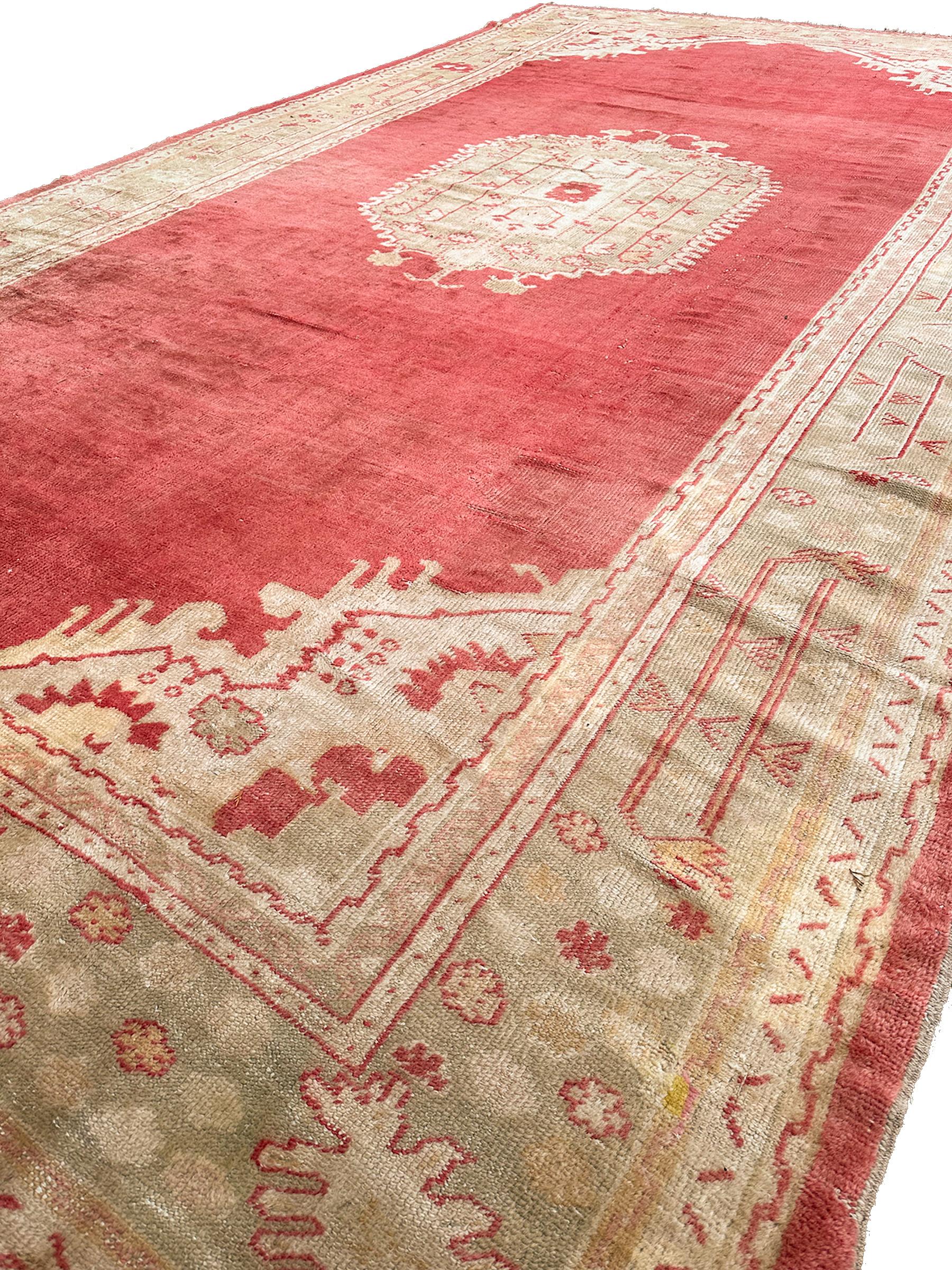 Autentico fondotinta antico in lana Oushak oversize 1900 10x18 fatto a mano 305x549cm In condizioni buone in vendita a New York, NY