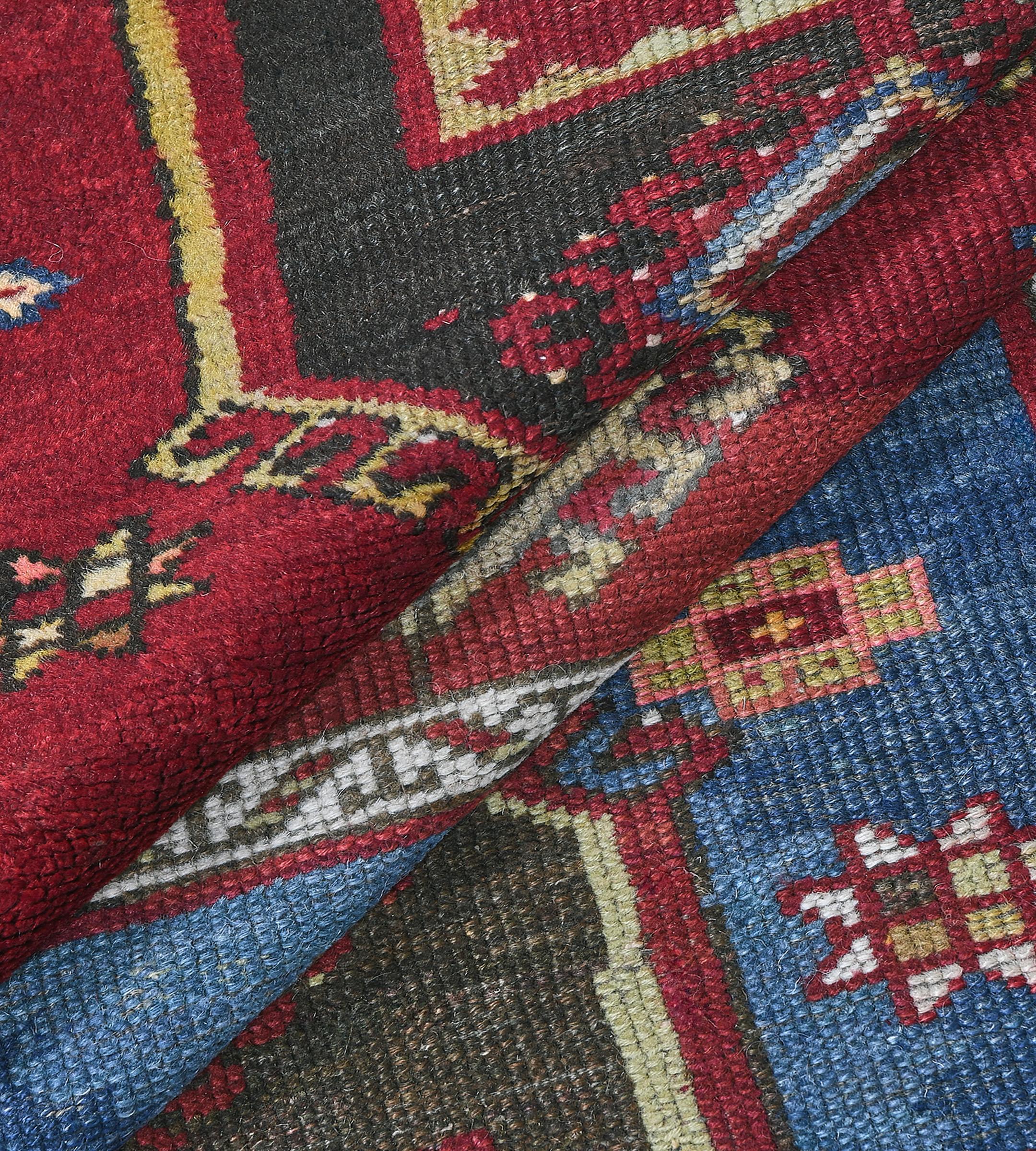 Authentique couloir turc antique à sept panneaux rouges et bleus en vente 1