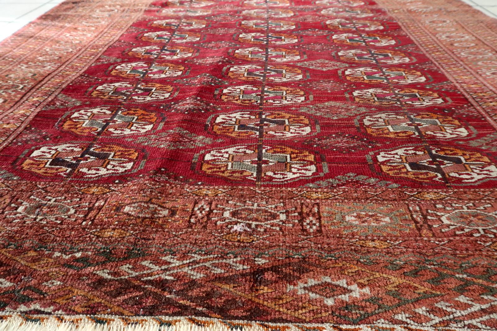 Autentico tappeto antico Turkmen Tekke con motivi Gul 4,4' x 6' - 1C1197 in vendita 5