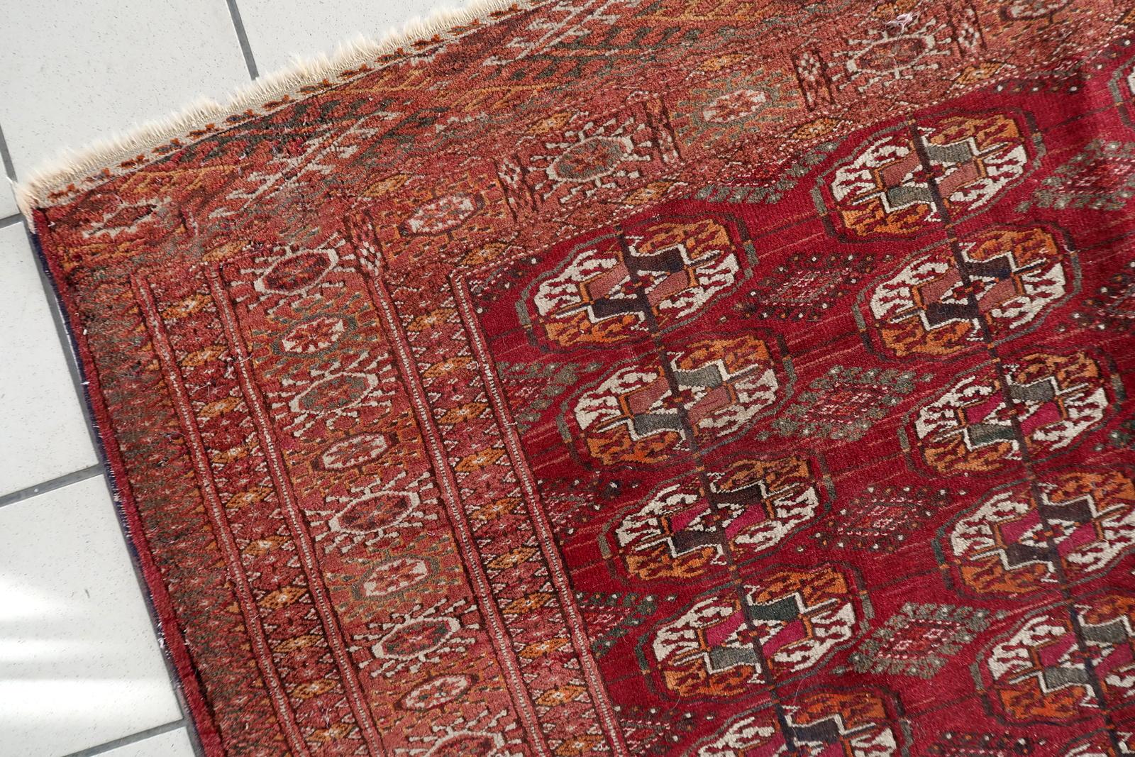 Autentico tappeto antico Turkmen Tekke con motivi Gul 4,4' x 6' - 1C1197 in vendita 2