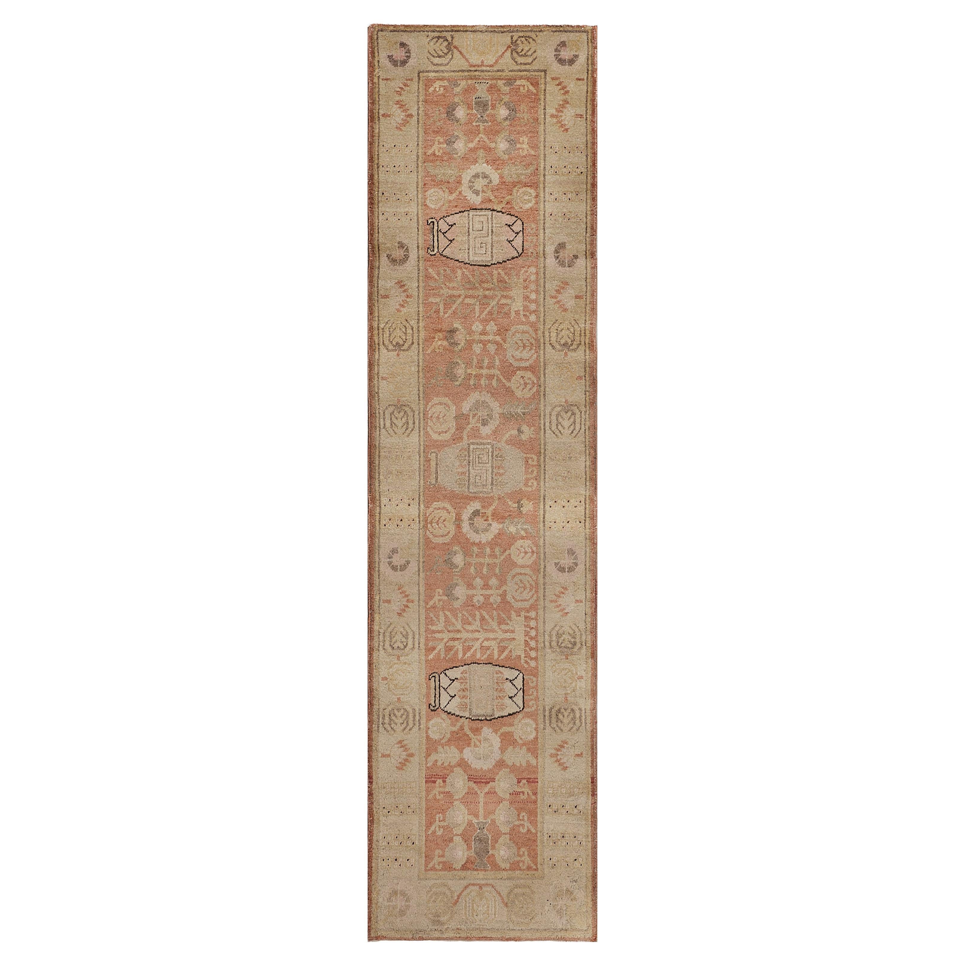 Authentique tapis de couloir Khotan rouge tendre en laine ancienne