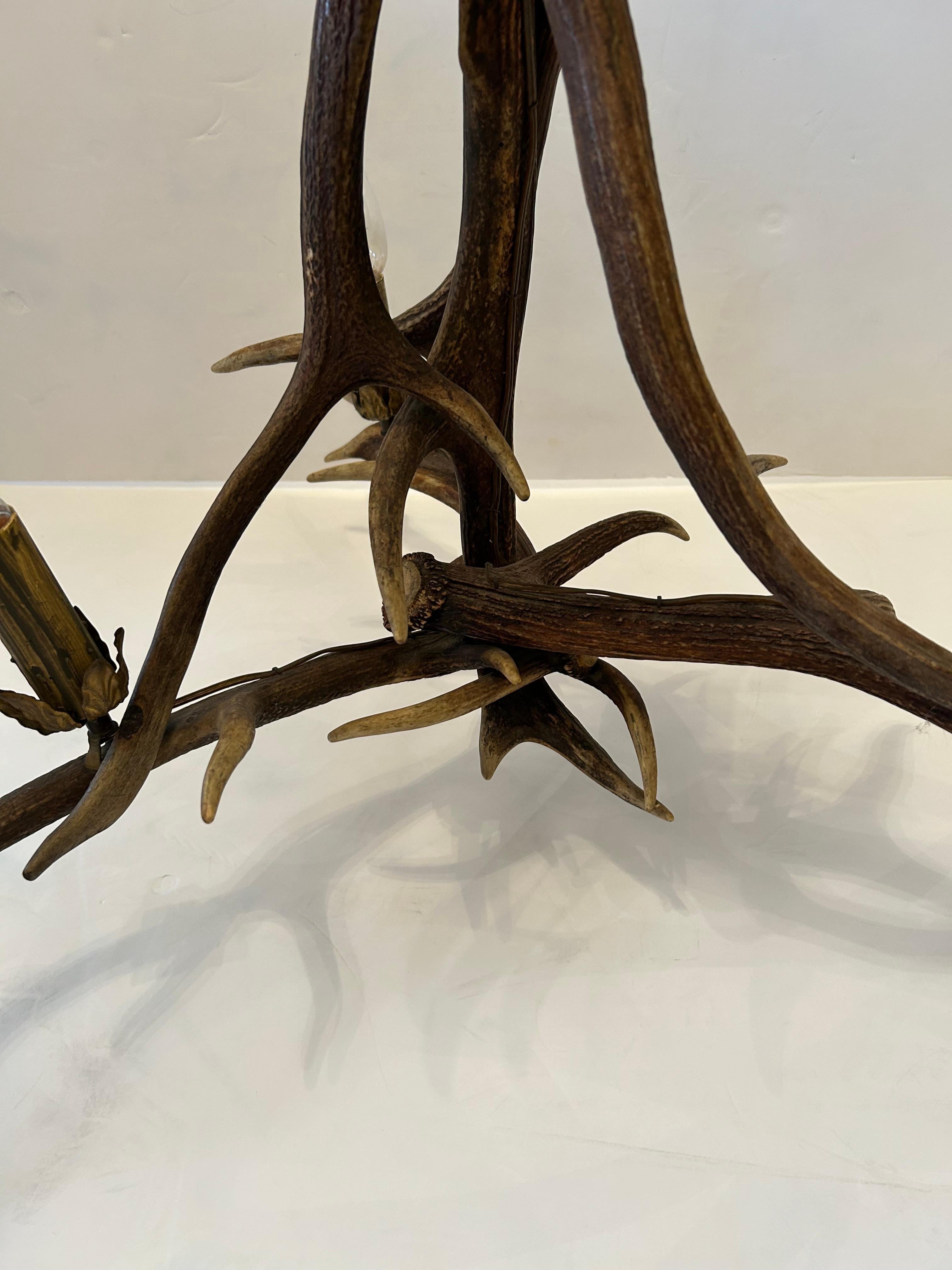American Authentic Antler Chandelier with Wonderful Shape For Sale